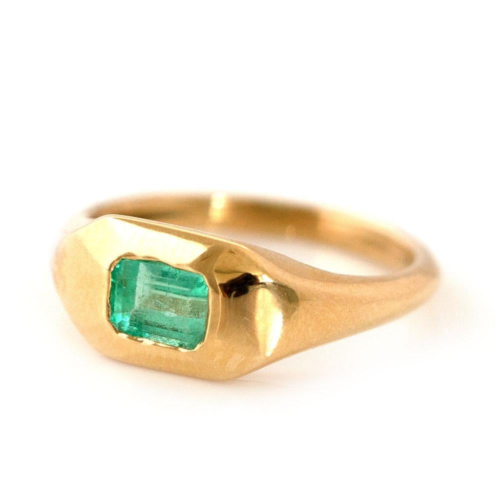 Signet 18ct Emerald Pinky Ring For Sale 2