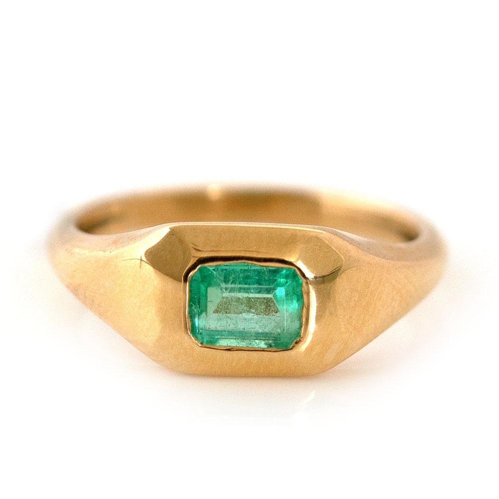Signet 18ct Emerald Pinky Ring For Sale 3