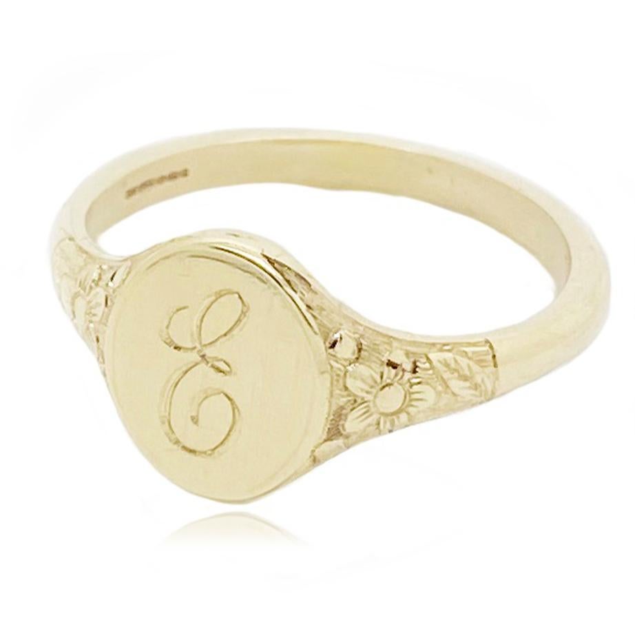 For Sale:  Personalized Signet 18ct Gold Renewal Ring 7