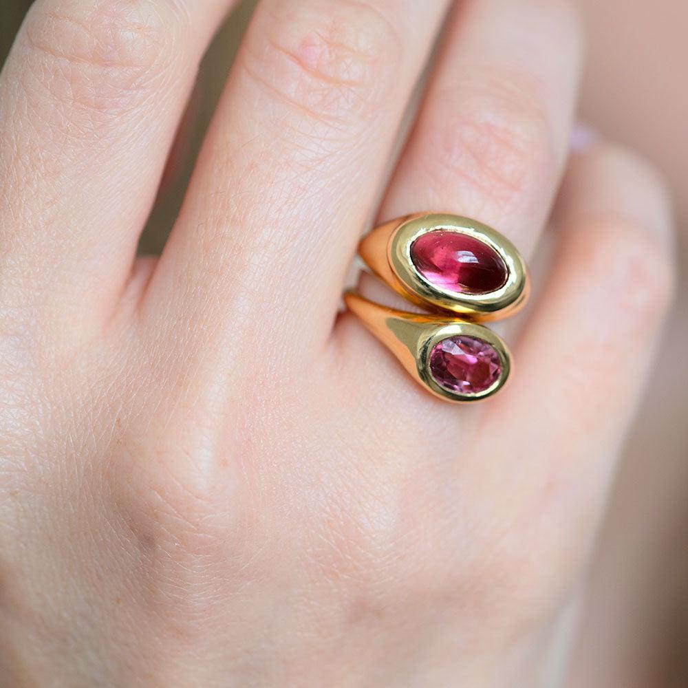 Oval Cut Signet 18ct Gold Tourmaline Ring For Sale