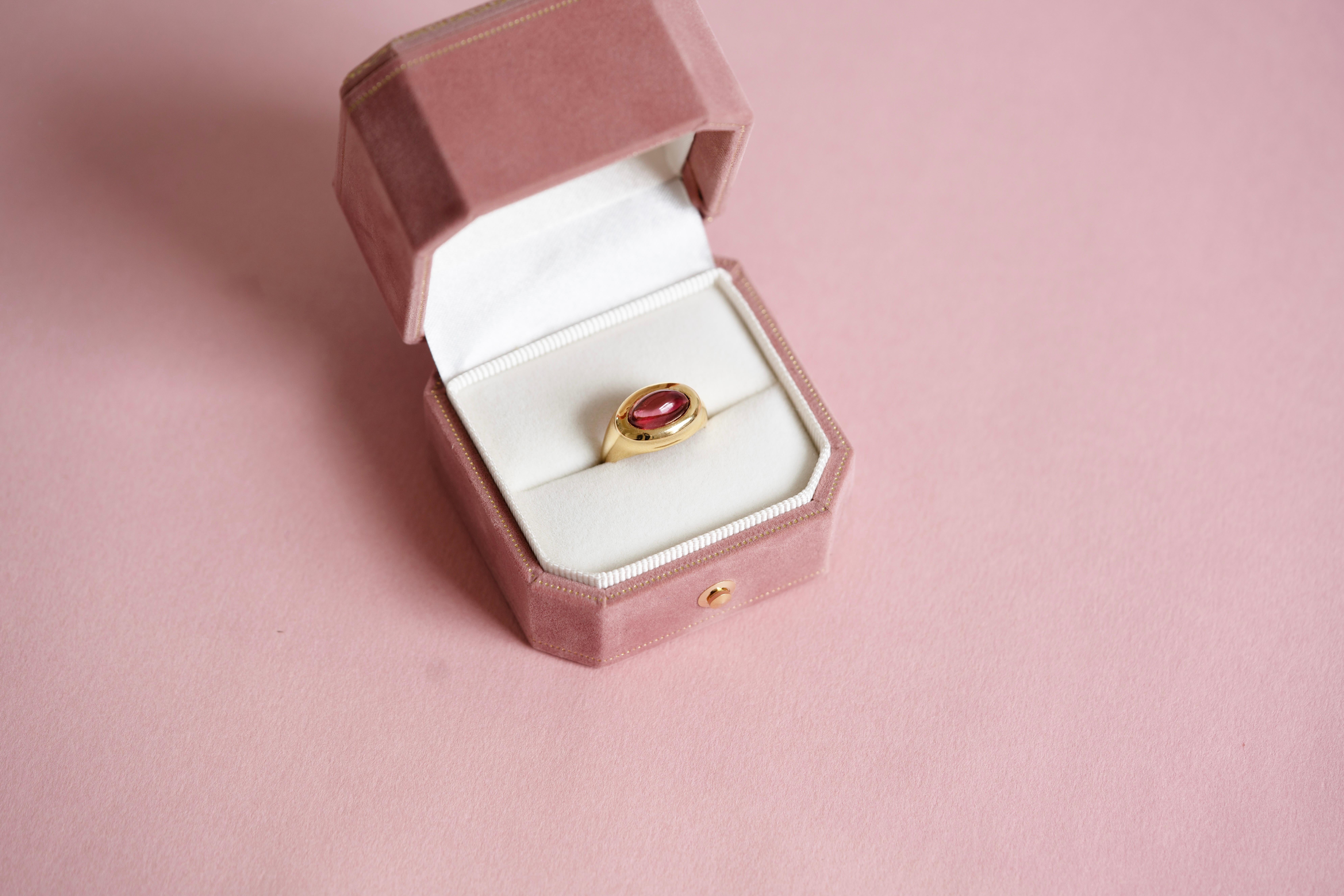 Oval Cut Signet 18ct Gold Tourmaline Ring For Sale