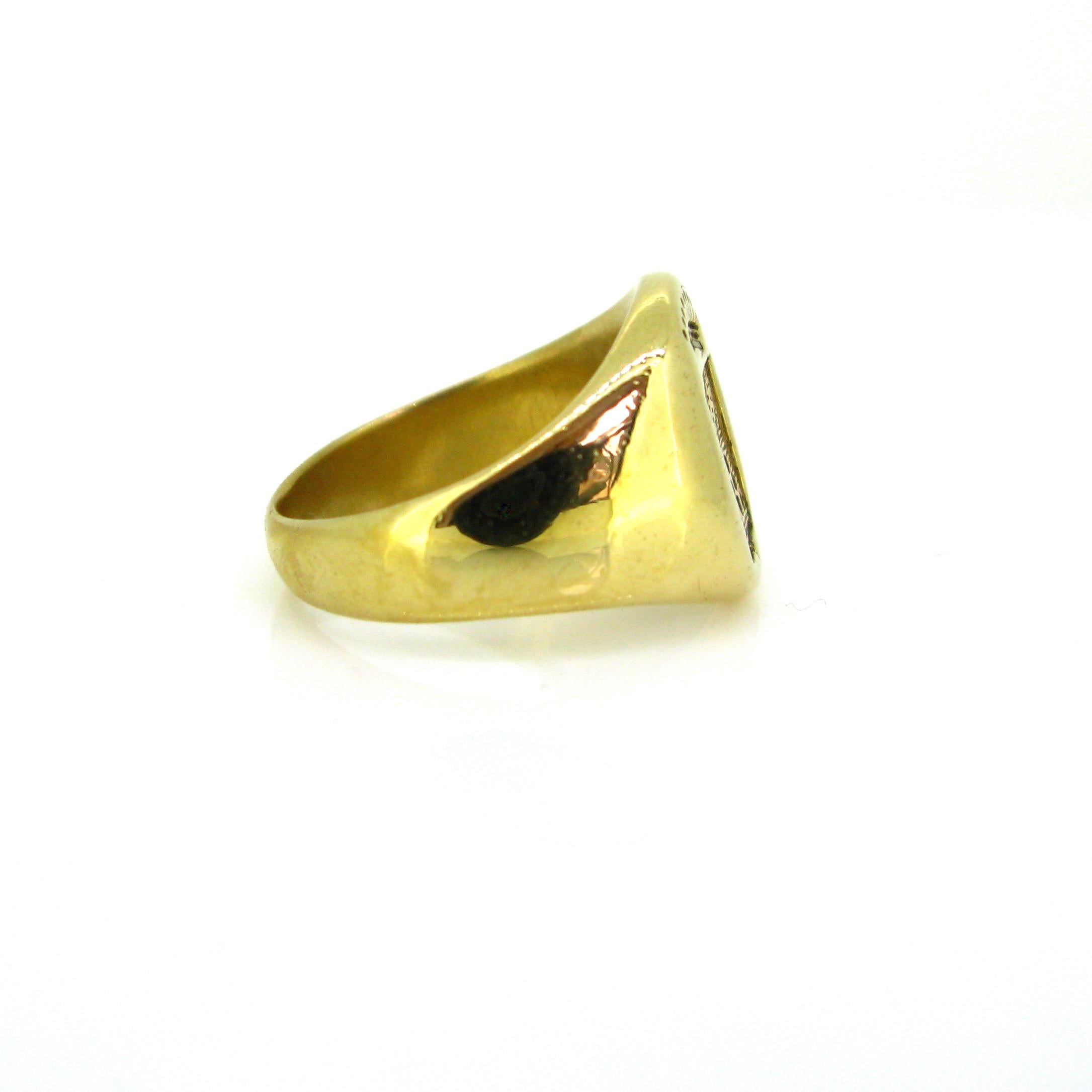 Women's or Men's Signet Chevaliere Yellow Gold 1940s Ring