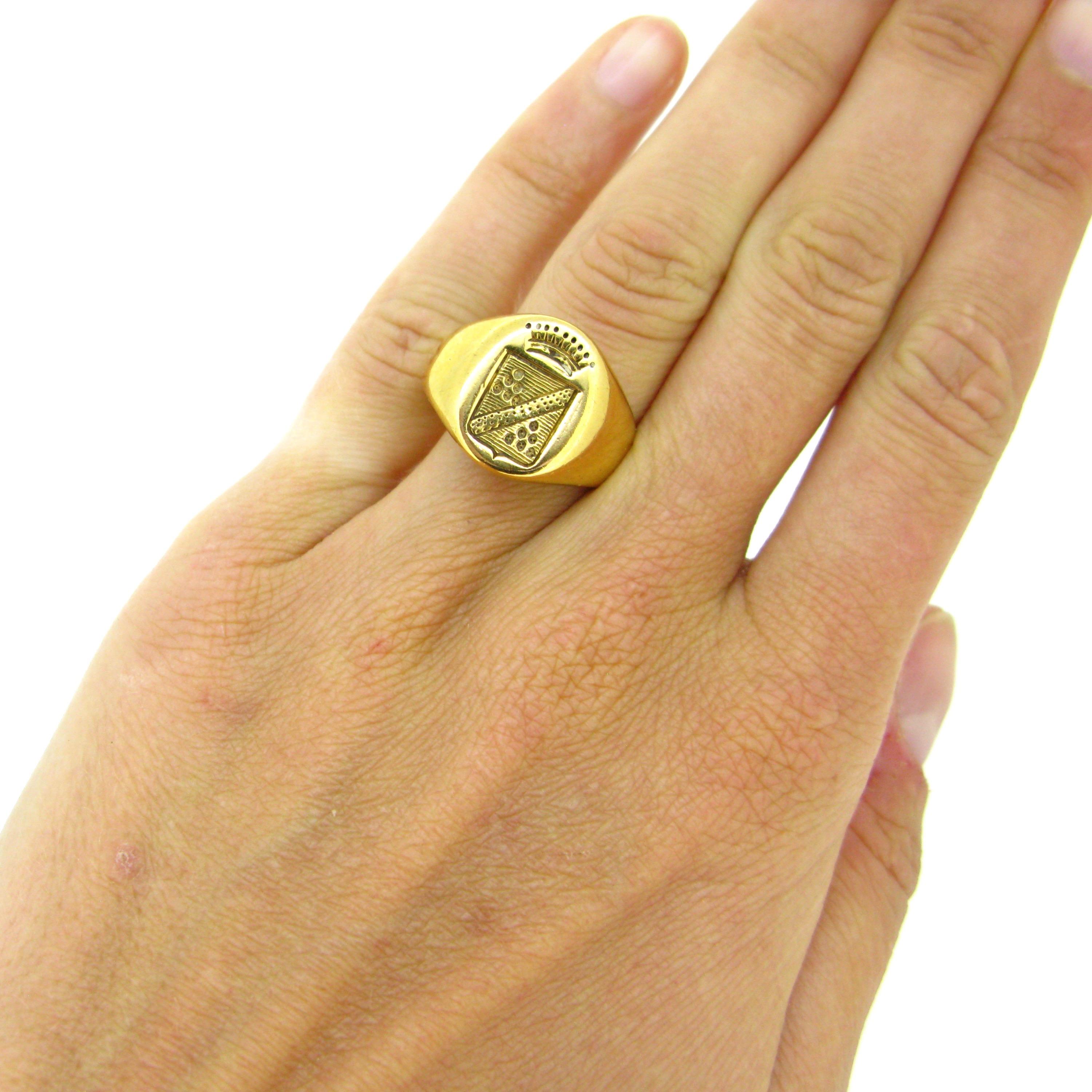 Signet Chevaliere Yellow Gold 1940s Ring 3
