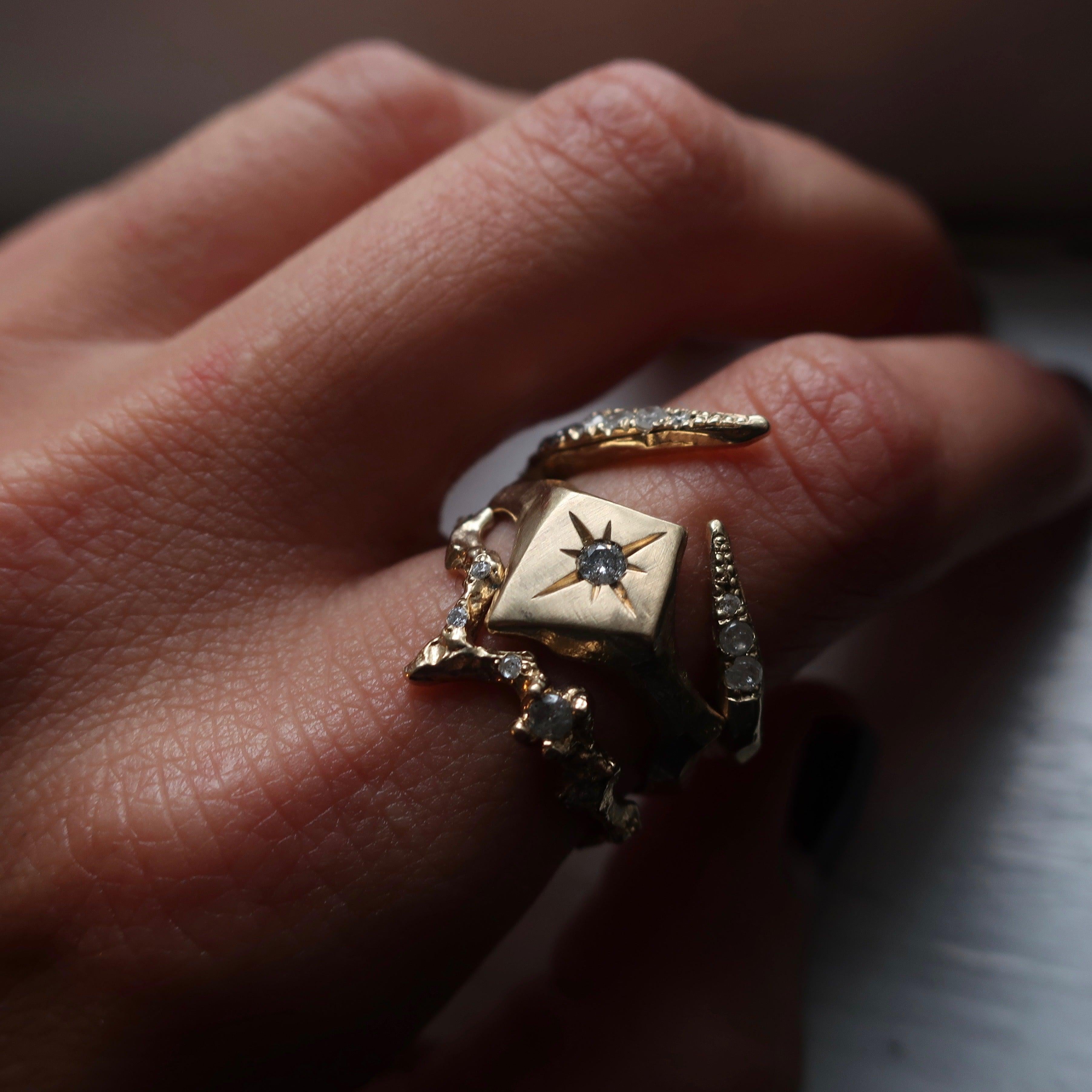 For Sale:  Signet Kite Shaped Star Engraved 14 Karat Gold Diamond Ring 3