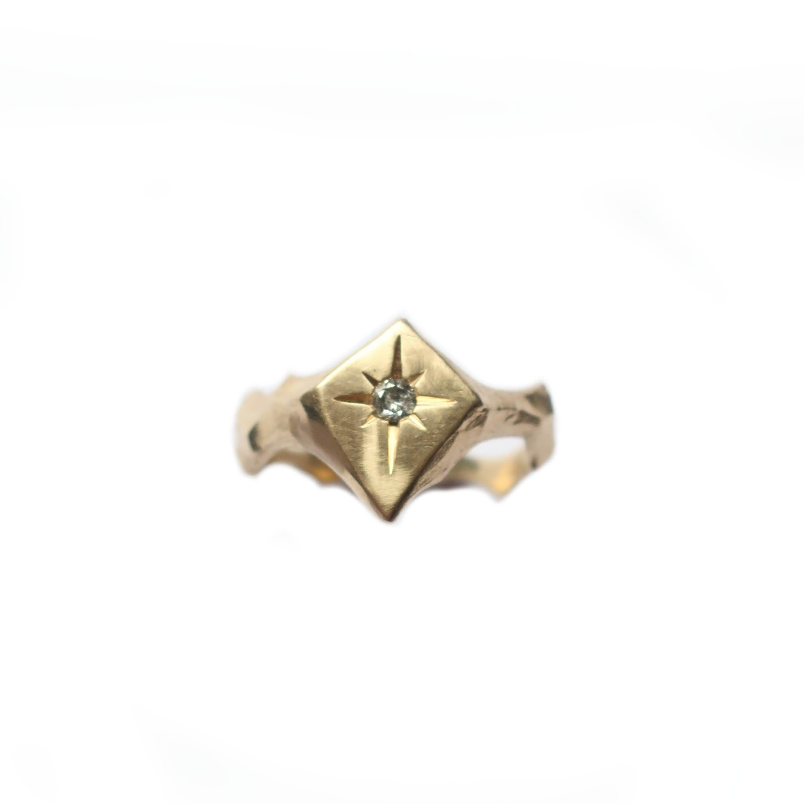 For Sale:  Signet Kite Shaped Star Engraved 14 Karat Gold Diamond Ring 4