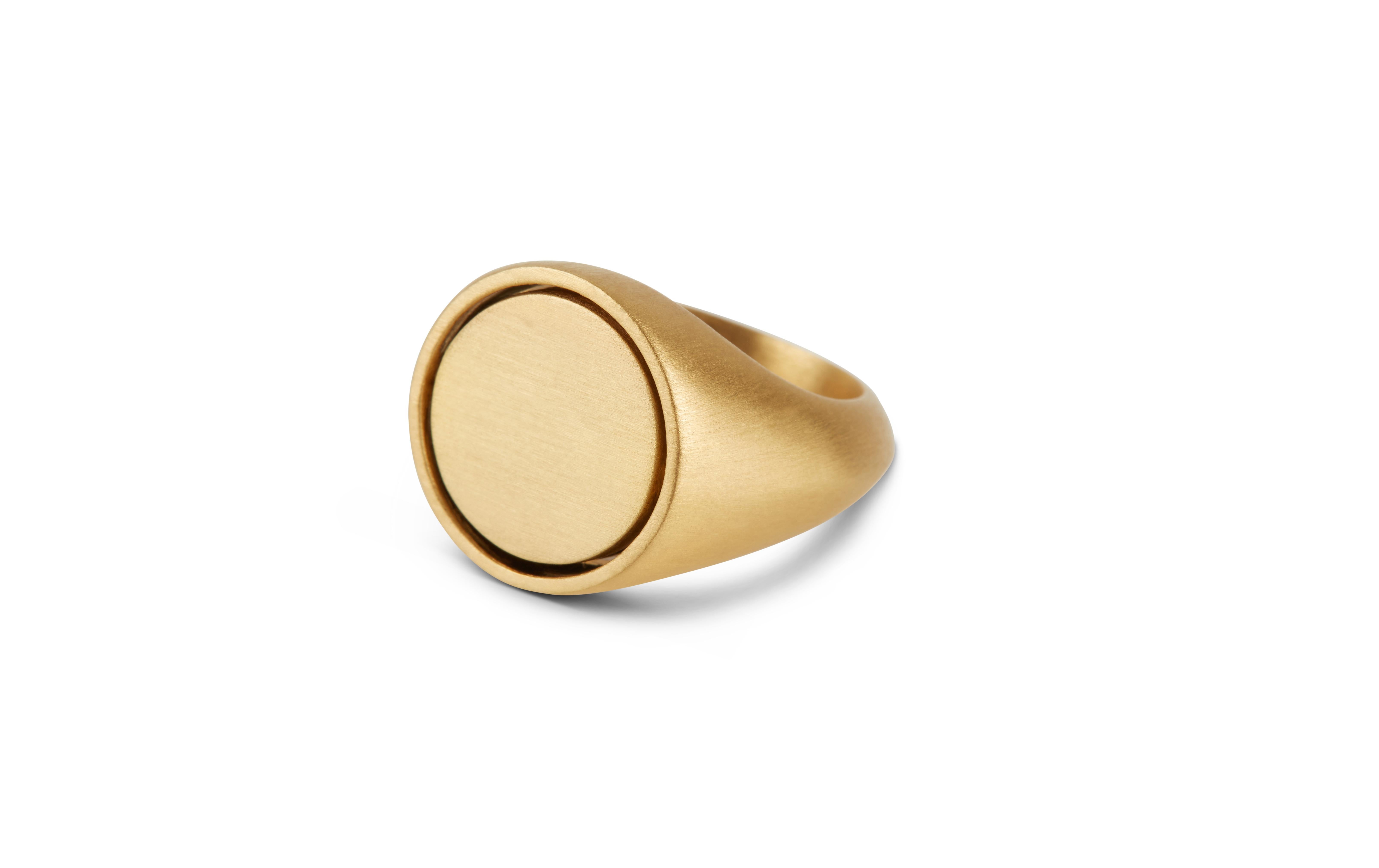 Contemporary Signet of Many Faces – 9ct solid Gold For Sale