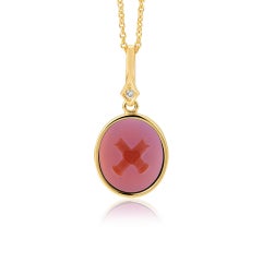 Oval Fortitudo Pendant 18k Yellow Gold 1 Diamond 0.02 ct Pink Carnelian Onyx