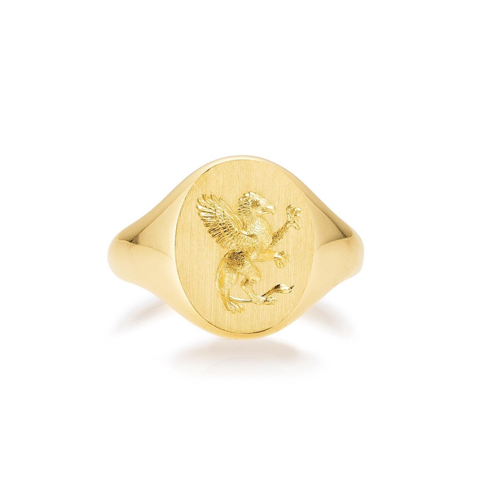 Anillo de sello ovalado Victor Mayer, oro amarillo de 18 quilates,  16,0 x 13,0 mm con Grabado 

Sobre el creador Victor Mayer
Victor Mayer es conocida internacionalmente por sus elegantes diseños atemporales y su incomparable experiencia en
