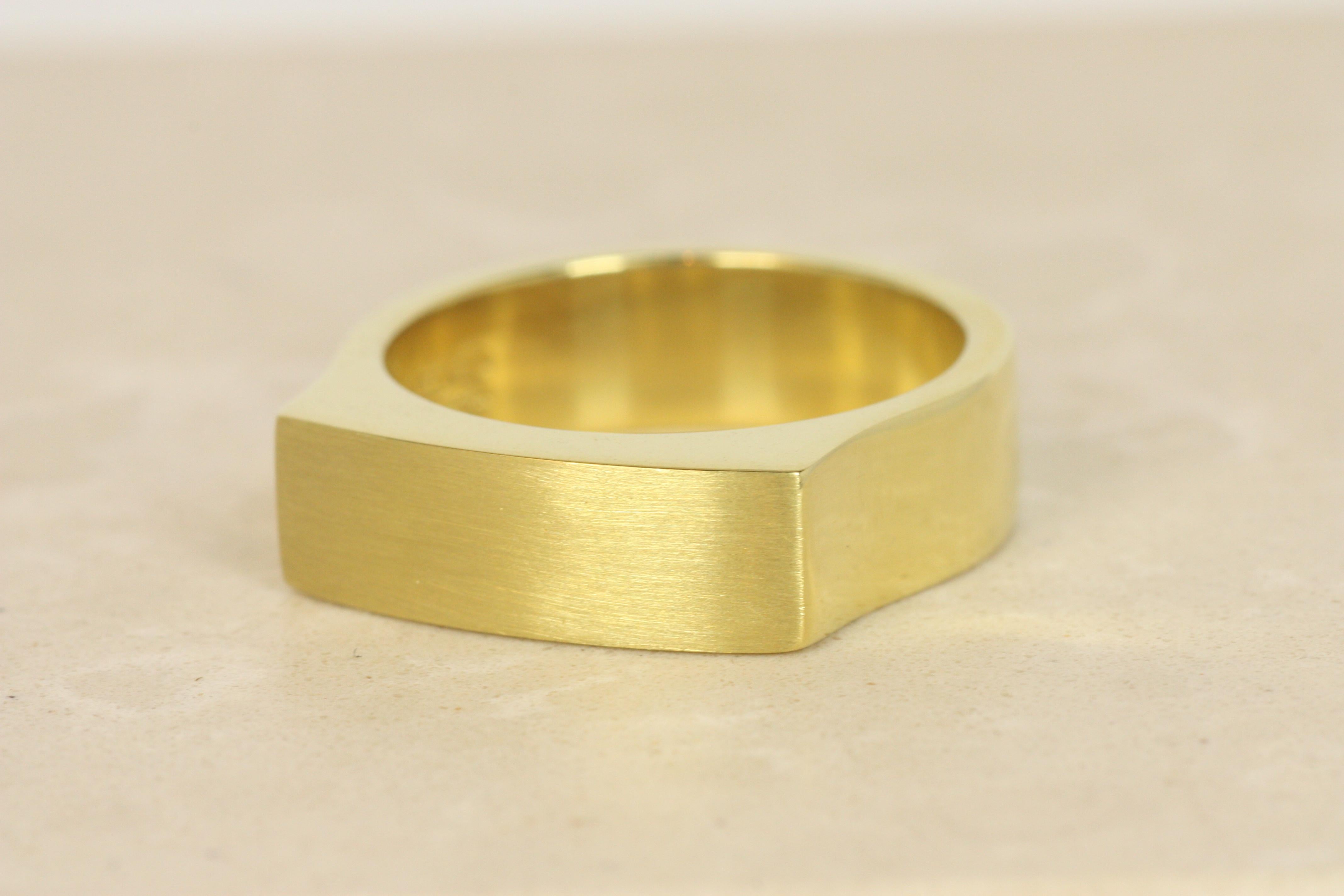 Artisan Signet Ring – 20K California Gold, Yellow Gold, Curved Sides, Bracken Jewelers For Sale