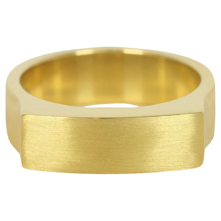 Signet Ring – 20K California Gold, Yellow Gold, Curved Sides