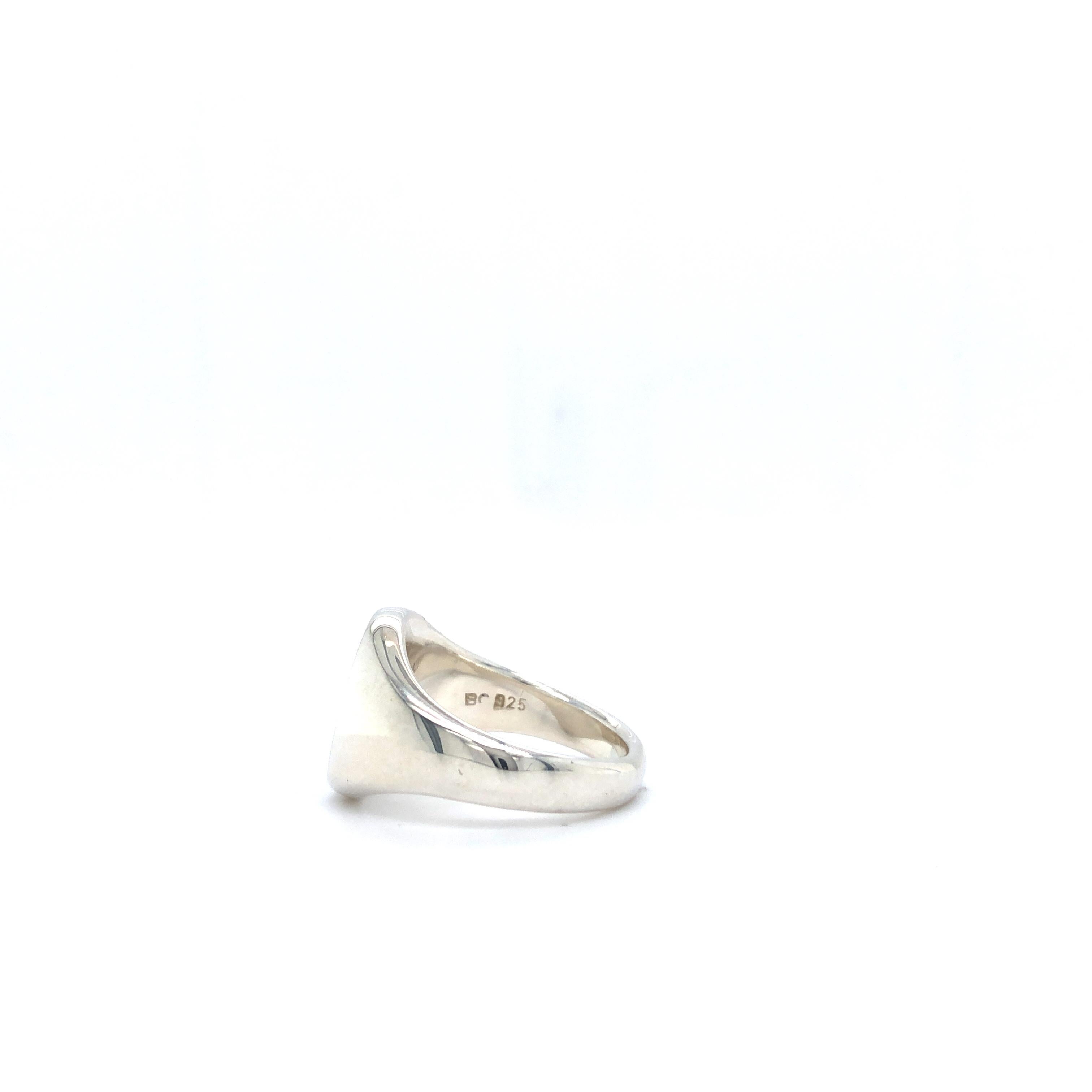 Contemporary Signet Ring, 925/- Silver, oval 14.0 x 11.0 mm with Engraving For Sale