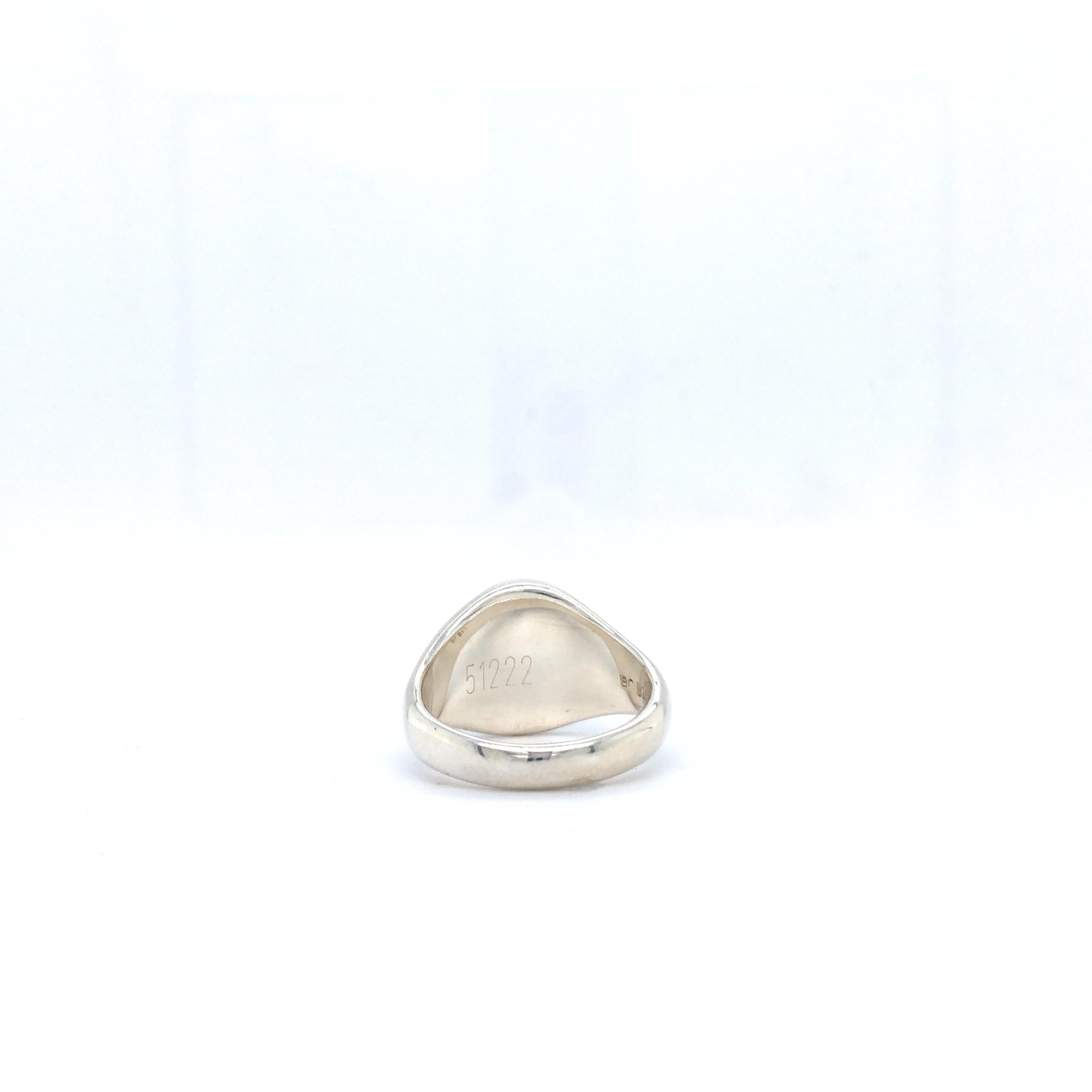 Signet Ring, 925/- Silver, oval 14.0 x 11.0 mm with Engraving For Sale 1