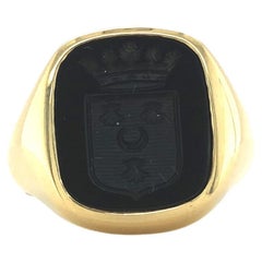Signet Ring, Cushion Shape, 18k Yellow Gold, Onyx with Engraving, 11.9*10.3 mm