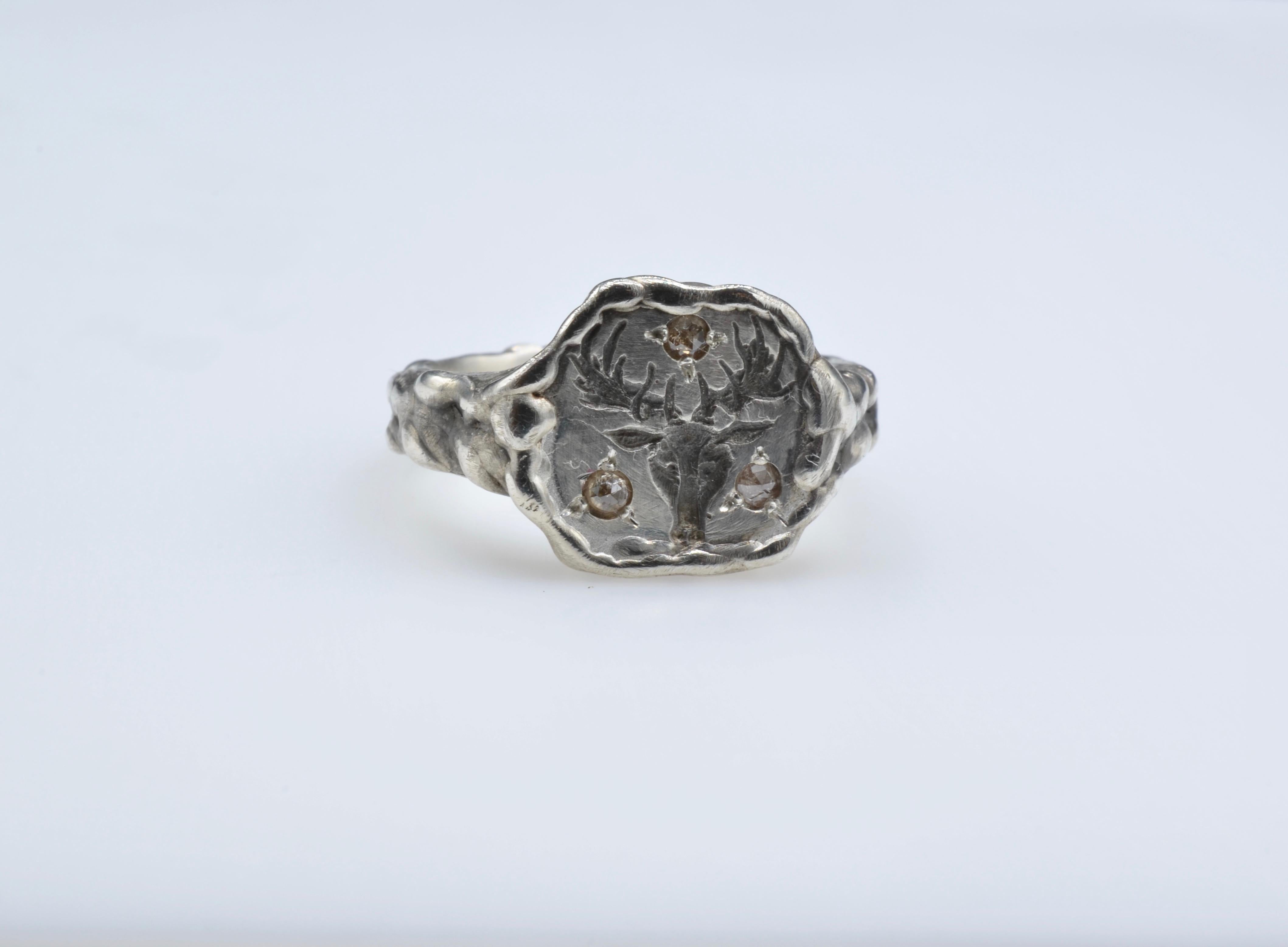 Bague signet tête de cerf en argent sterling et diamant brun taille rose Neuf - En vente à Berkeley, CA