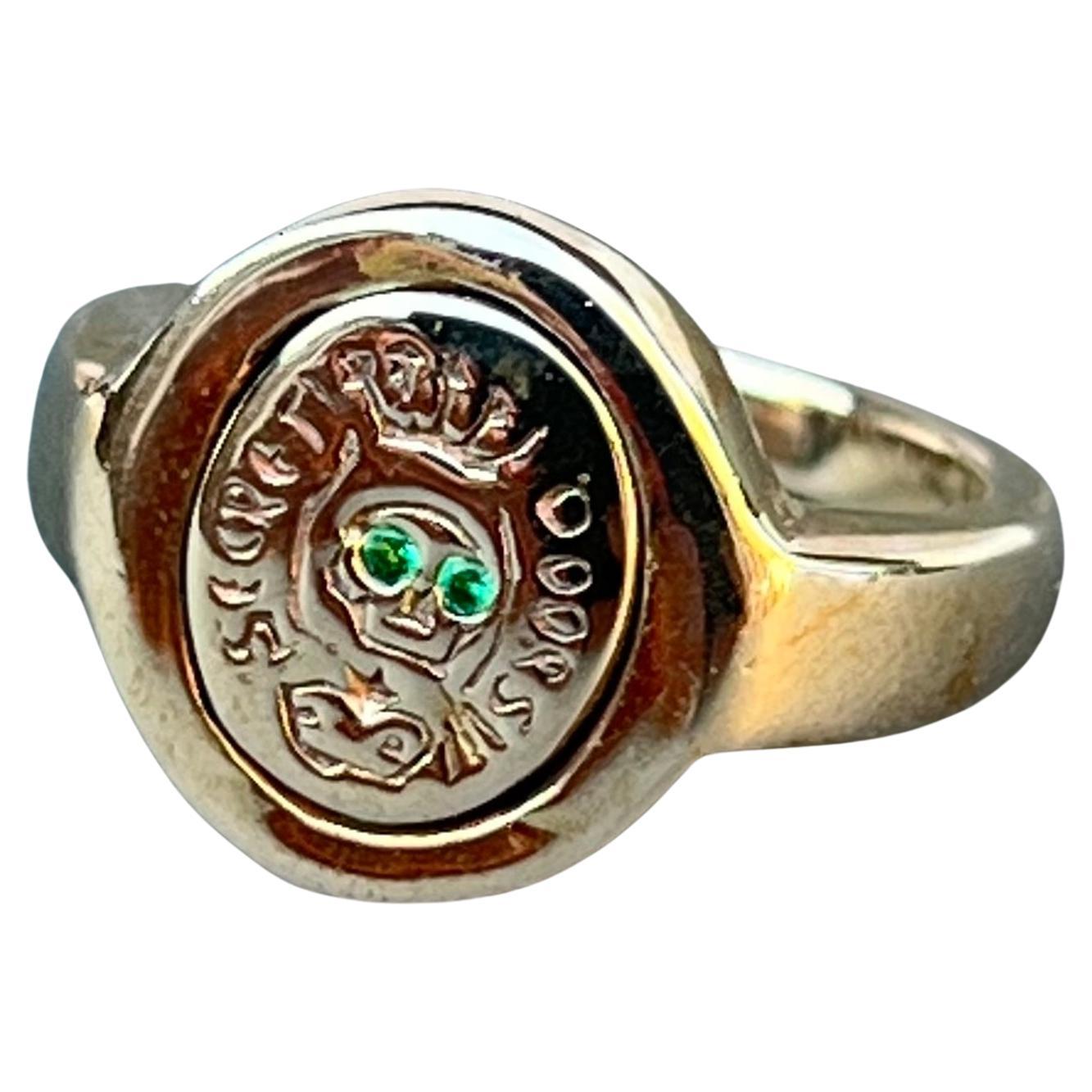 Anillo Esmeralda Calavera Estilo Memento Mori