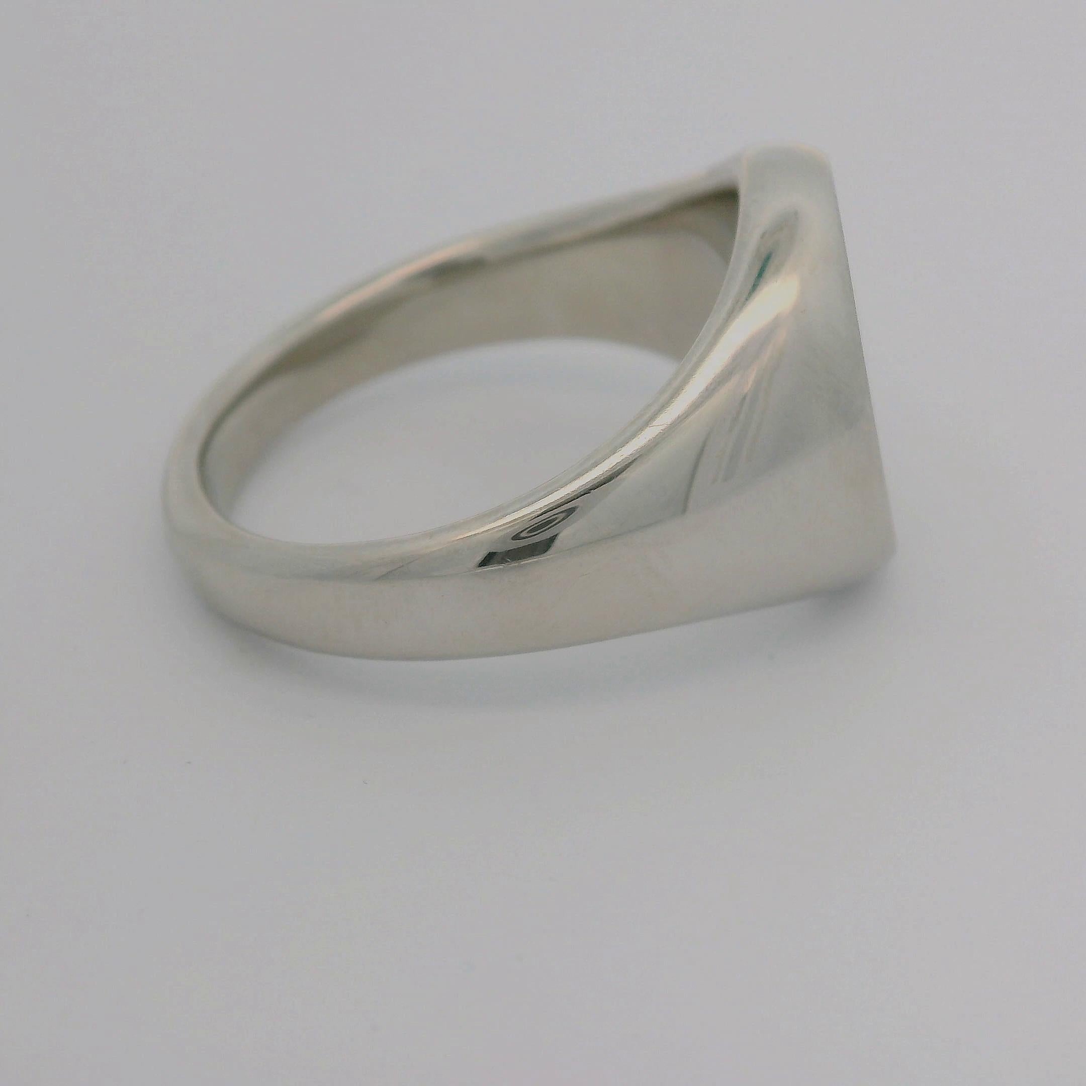 Signet Ring, PT950 Platinum, oval 14.0 * 11.0 mm with Monogram Engraving In New Condition For Sale In Pforzheim, DE