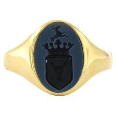 Signet ring with intaglio-cut blue-black sardonyx - 7.0 grams - 18k gold