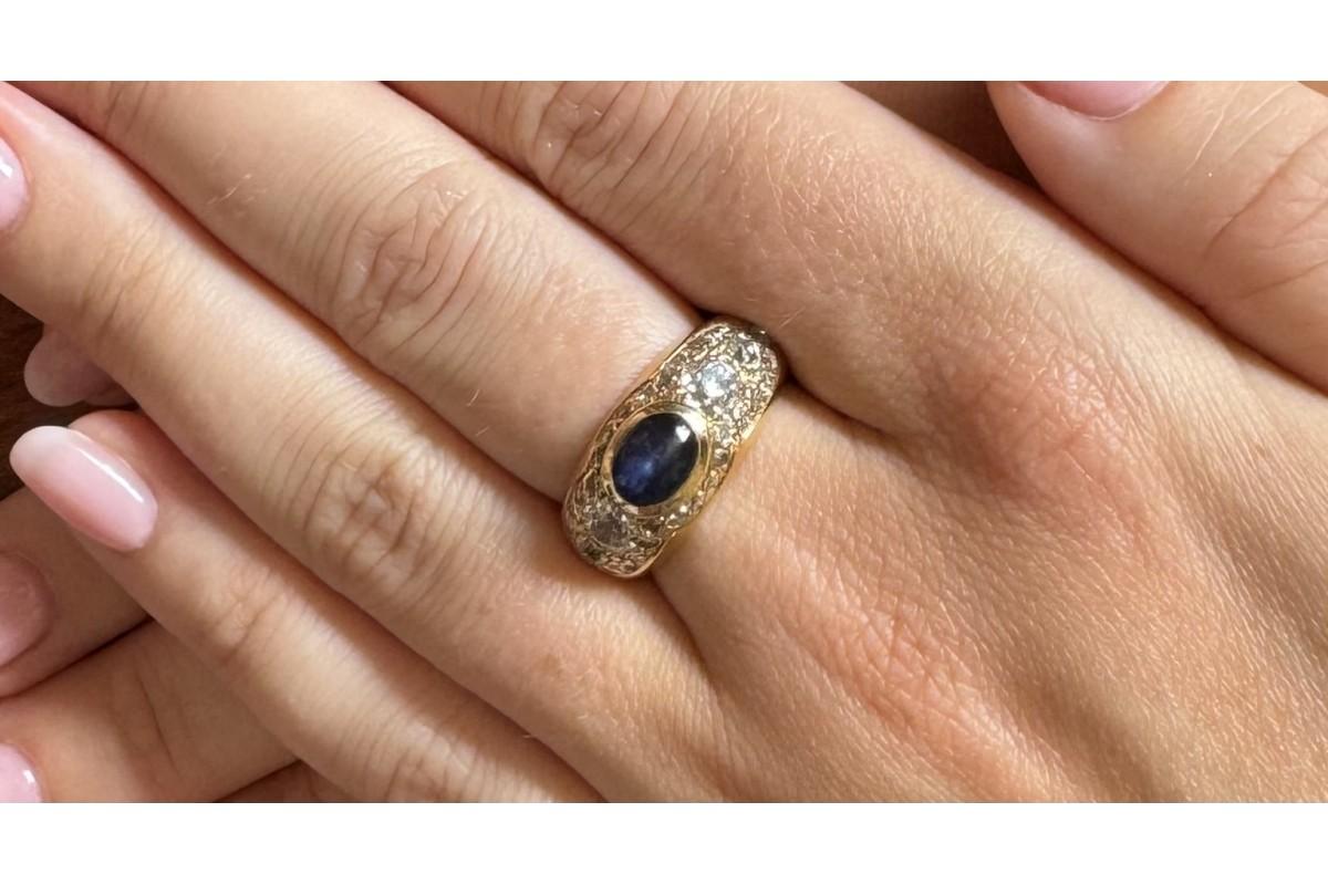 Taglio antico europeo Anello con zaffiro e 1,90 carati di diamanti europei antichi, Paesi Bassi, anni '40. in vendita