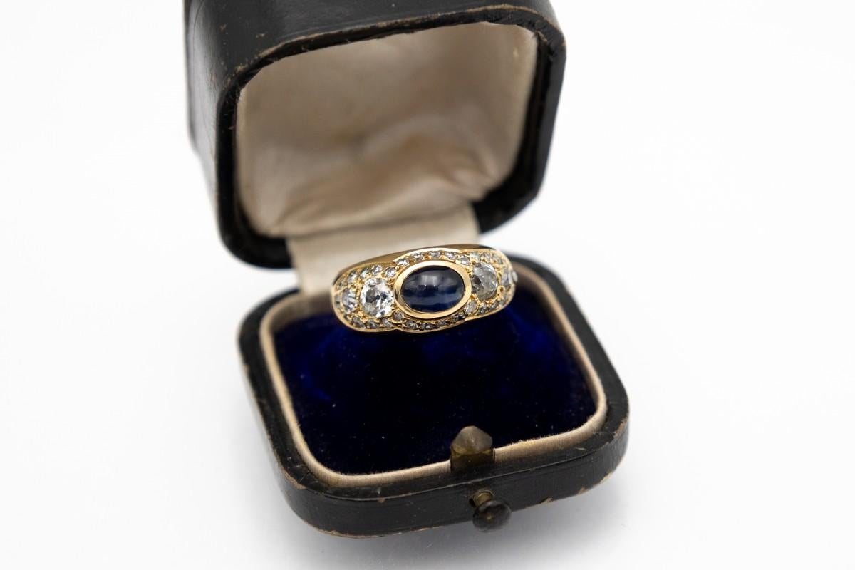 Anello con zaffiro e 1,90 carati di diamanti europei antichi, Paesi Bassi, anni '40. in vendita 1