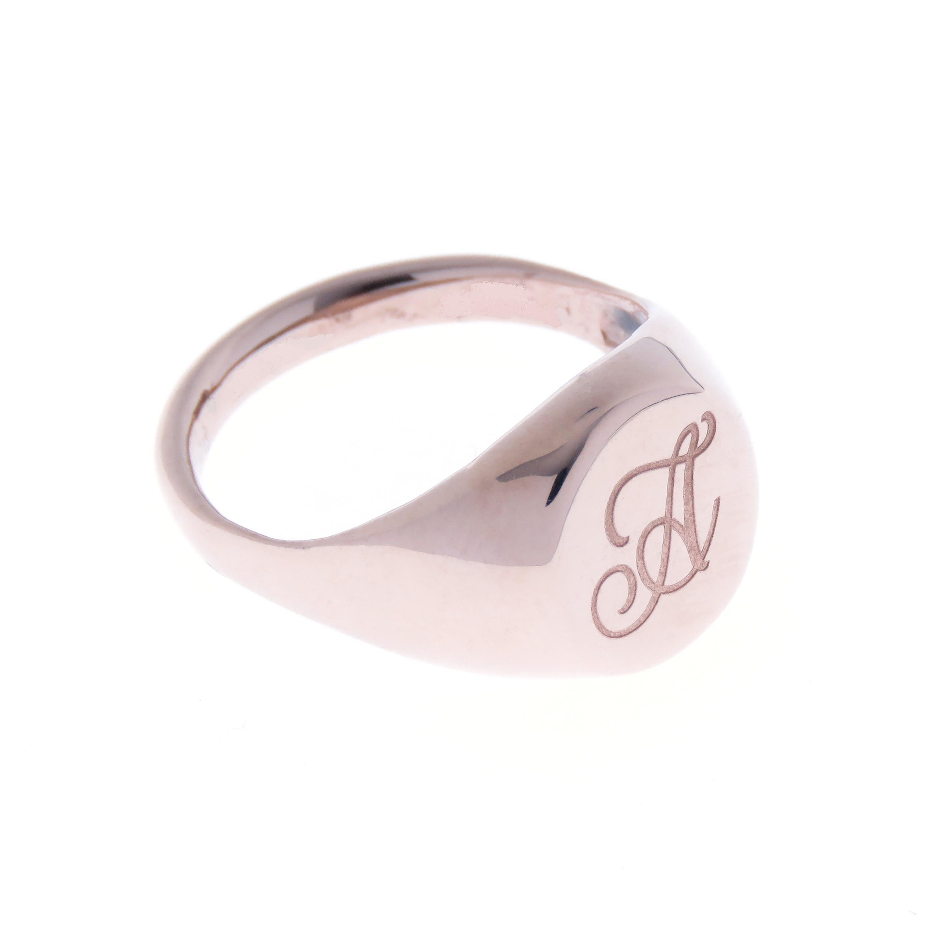 Oval chevalier ring in 9 karat rose gold engraved with letter A, the ring is customizable with any letter. US finger size is 6 3/4, French size 54, Italian size 14, the ring can be resized to the customer's size before shipment and is marked with