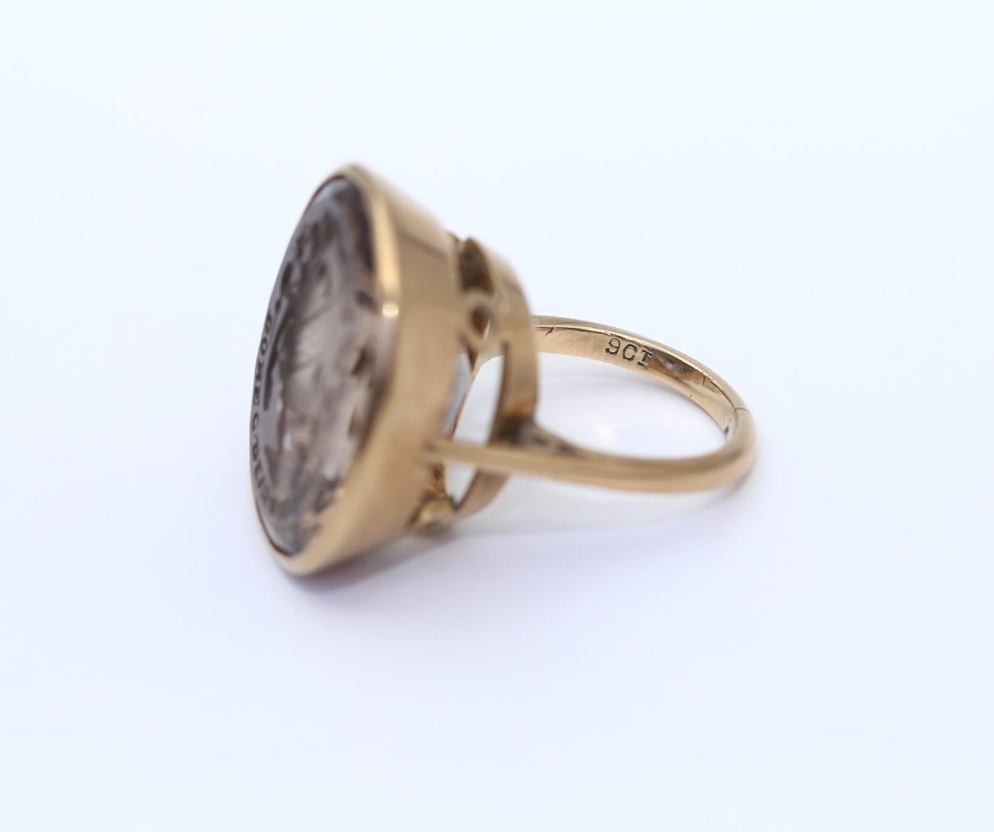 Signet Topaz British Ring 9Ct Gold, 1890 For Sale 1