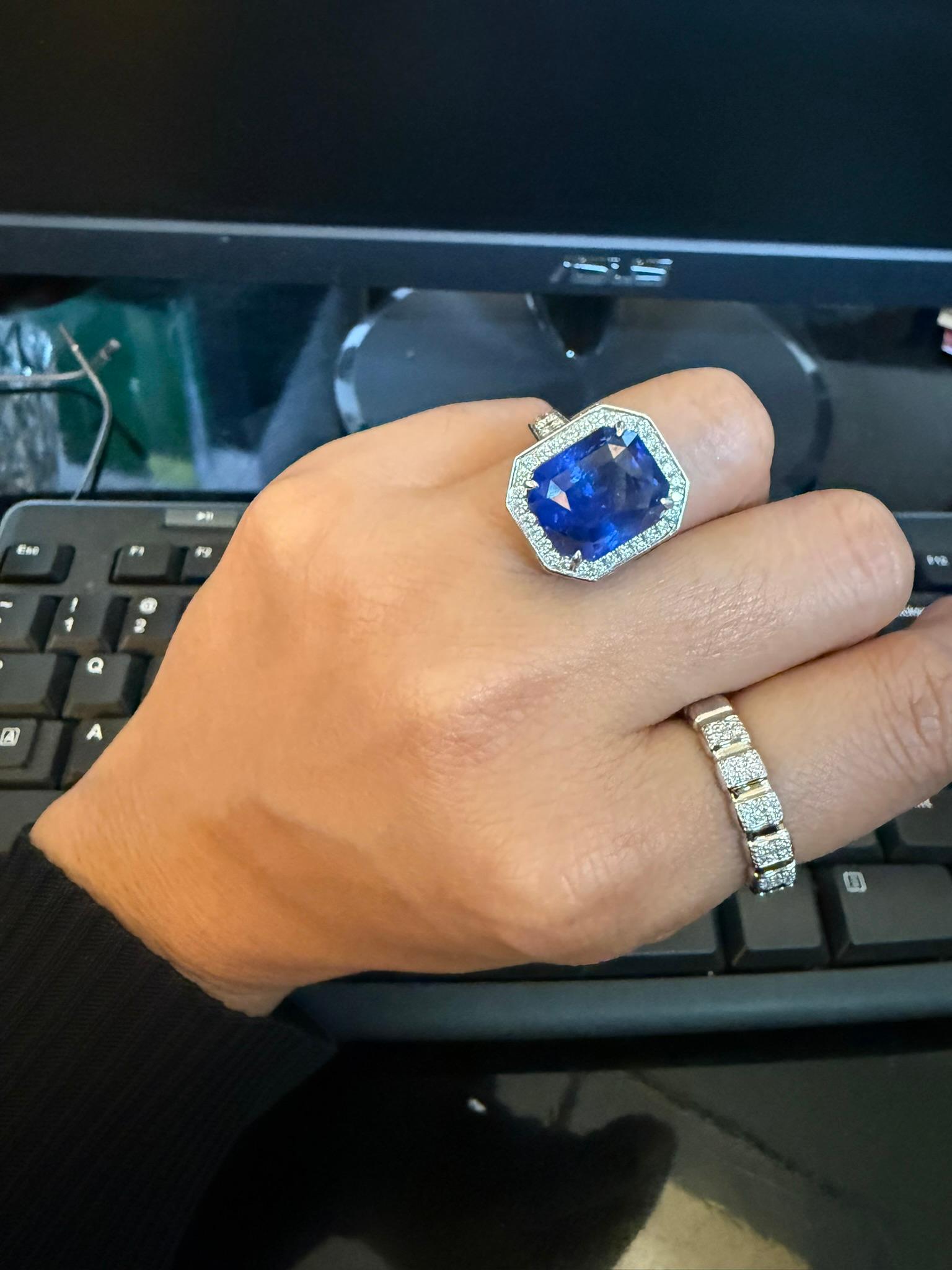 Bague importante de 11,42 ct de saphir de Ceylan certifié et diamant taille brillant Neuf - En vente à Houston, TX