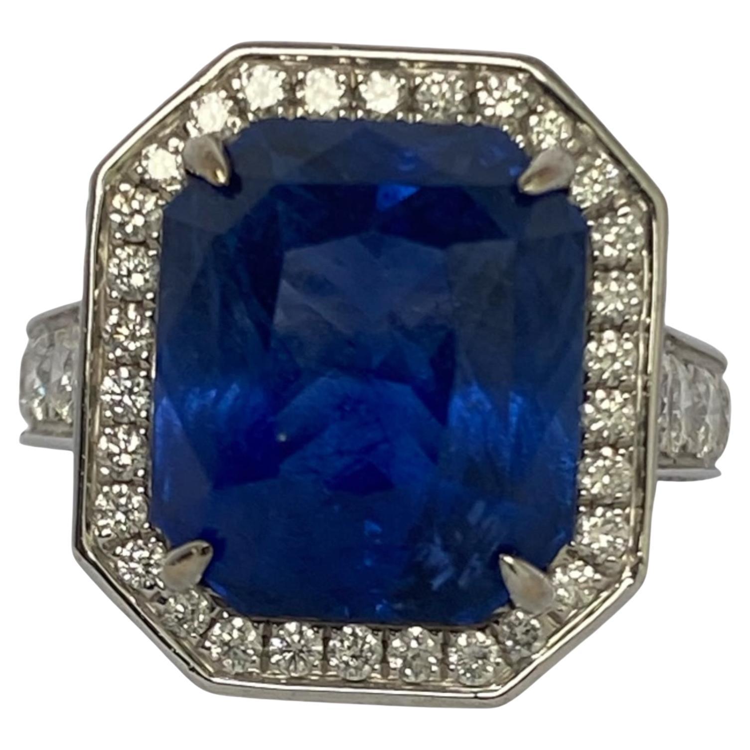 Bague importante de 11,42 ct de saphir de Ceylan certifié et diamant taille brillant en vente