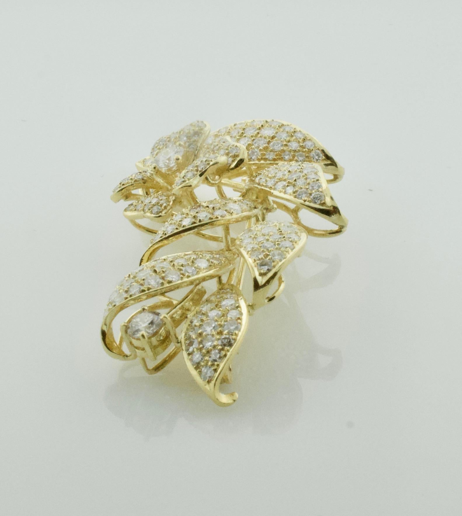 Women's or Men's Significant Diamond Flower Brooch 7.65 Carat For Sale