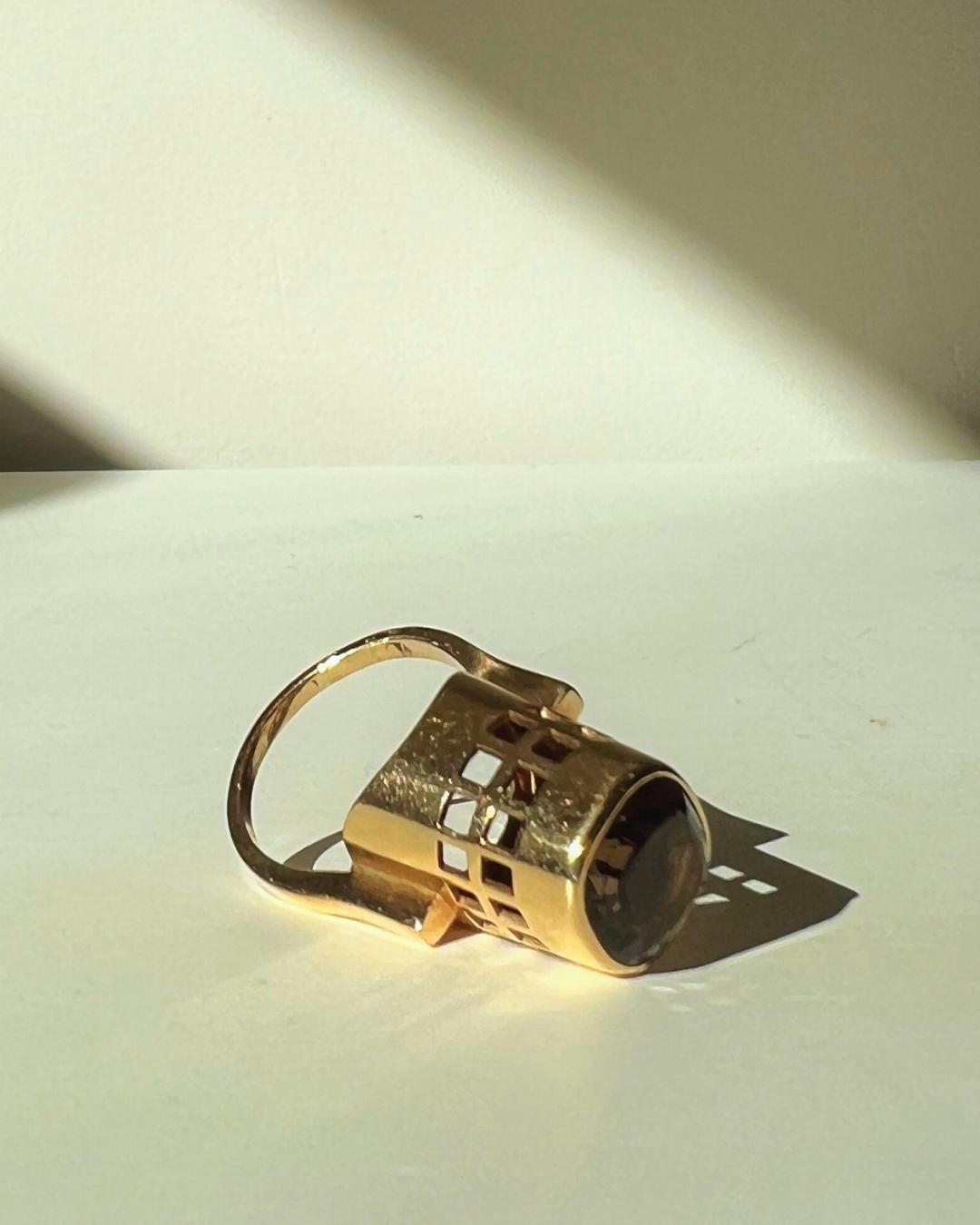 Sigurd Persson Anello in oro e quarzo fumé dal design nordico scandinavo in vendita 2