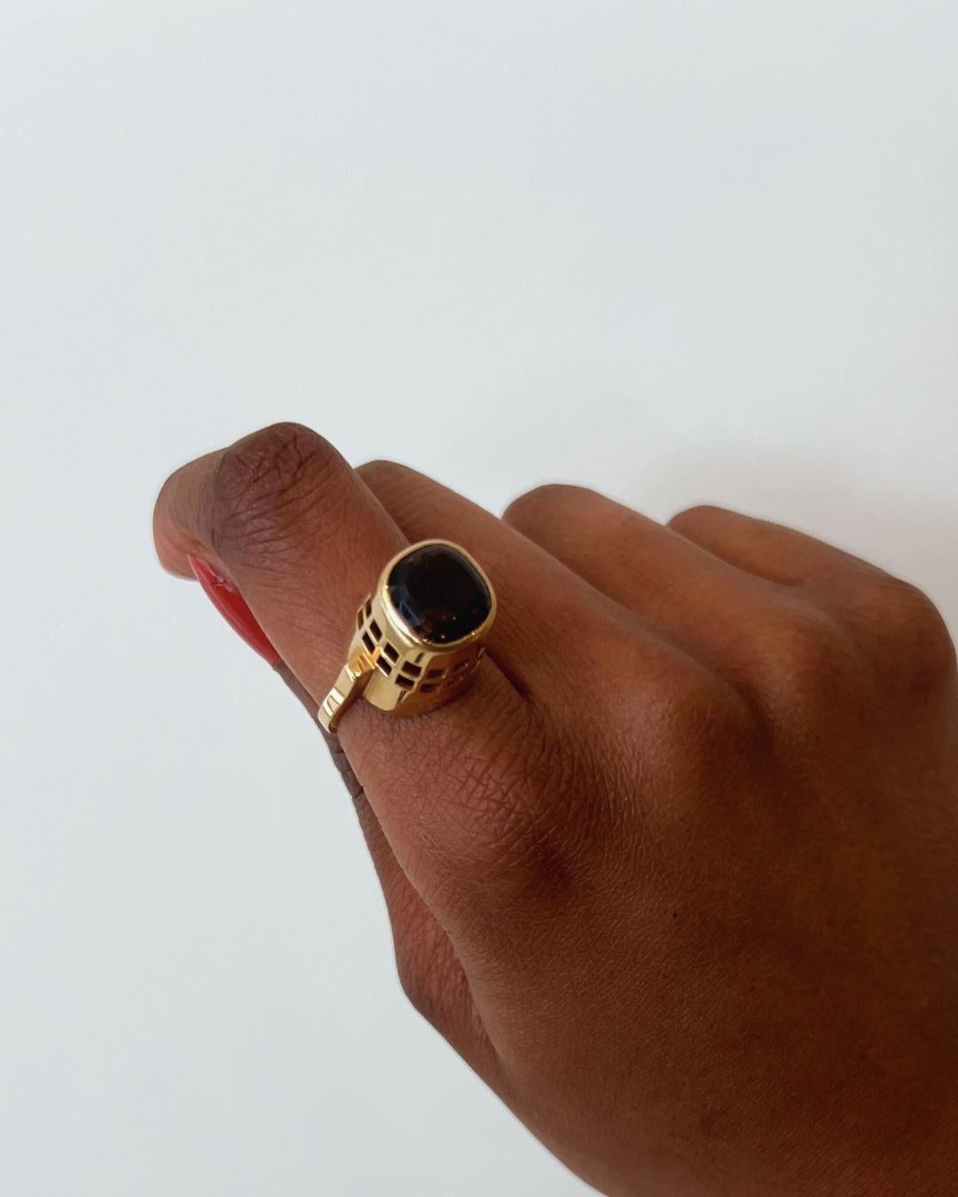 Sigurd Persson Anello in oro e quarzo fumé dal design nordico scandinavo In condizioni buone in vendita a New York, NY