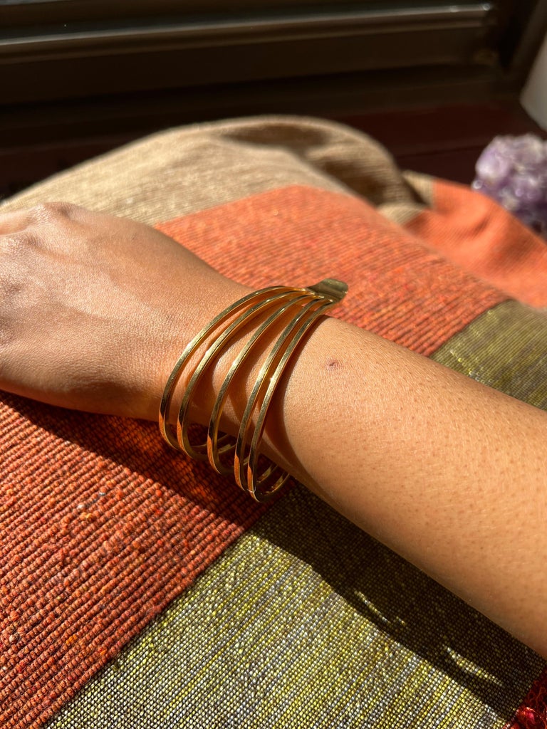 A unique and elegant 18K gold bracelet by the brilliant craftsman and highly collectible Swedish modernist designer Sigurd Persson, 1971. Signed Persson with Swedish hallmarks for 18k gold and dated 1971. This elegant, refined and purposeful