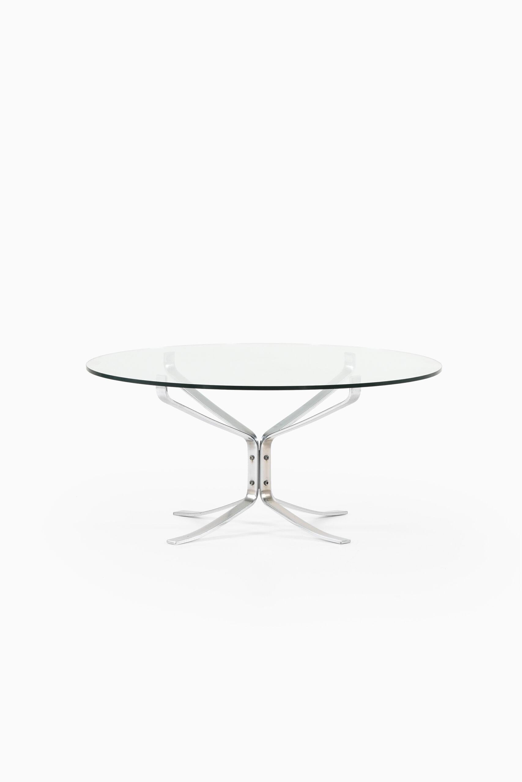 Norwegian Sigurd Resell Coffee Table Produced by Vatne Möbler in Norway For Sale