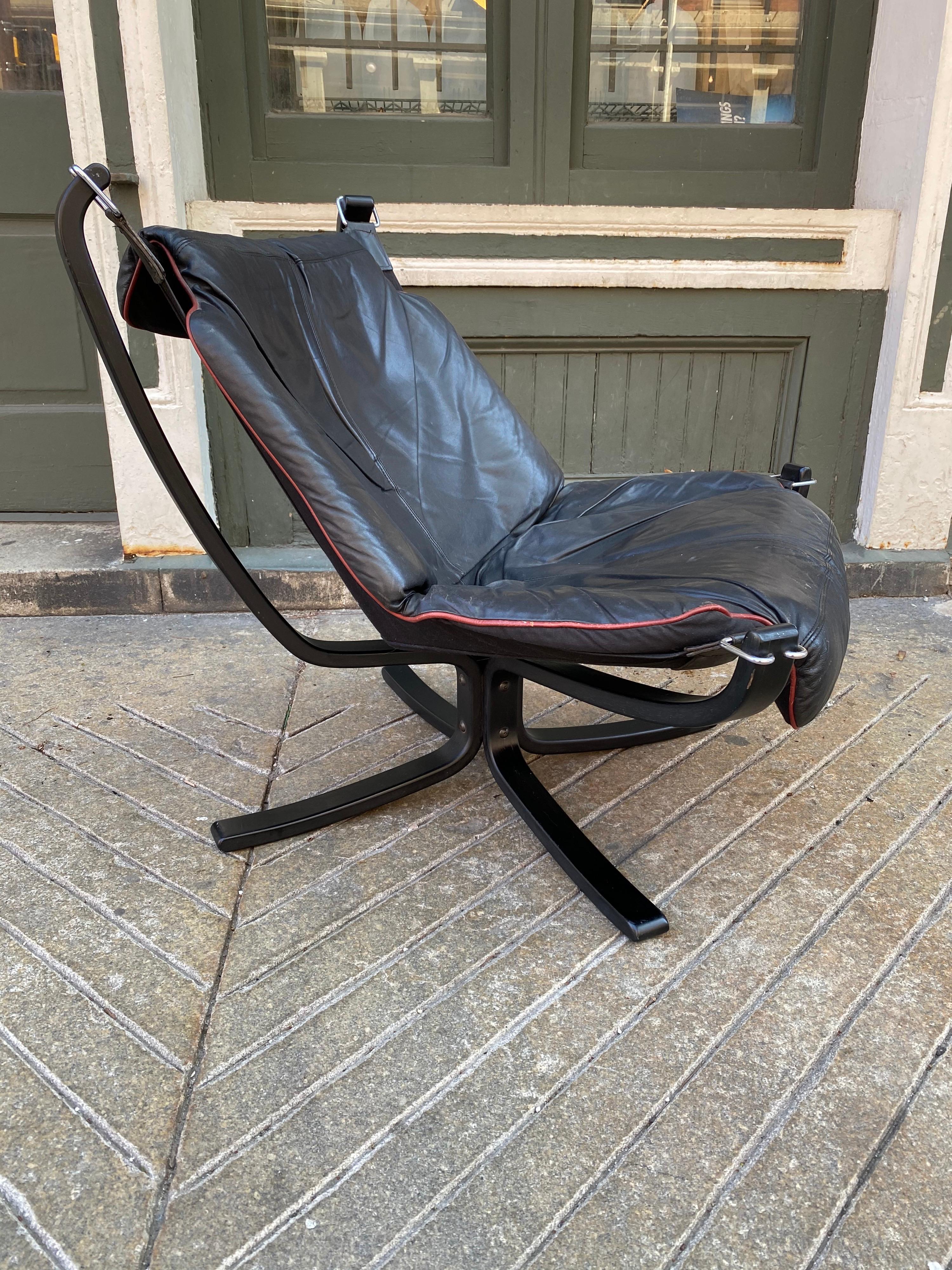 Sigurd Ressell Vatne Falcon leather lounge chair. Wood frame holds a canvas sling, very comfortable! Leather in very nice original condition, showing minimal wear.