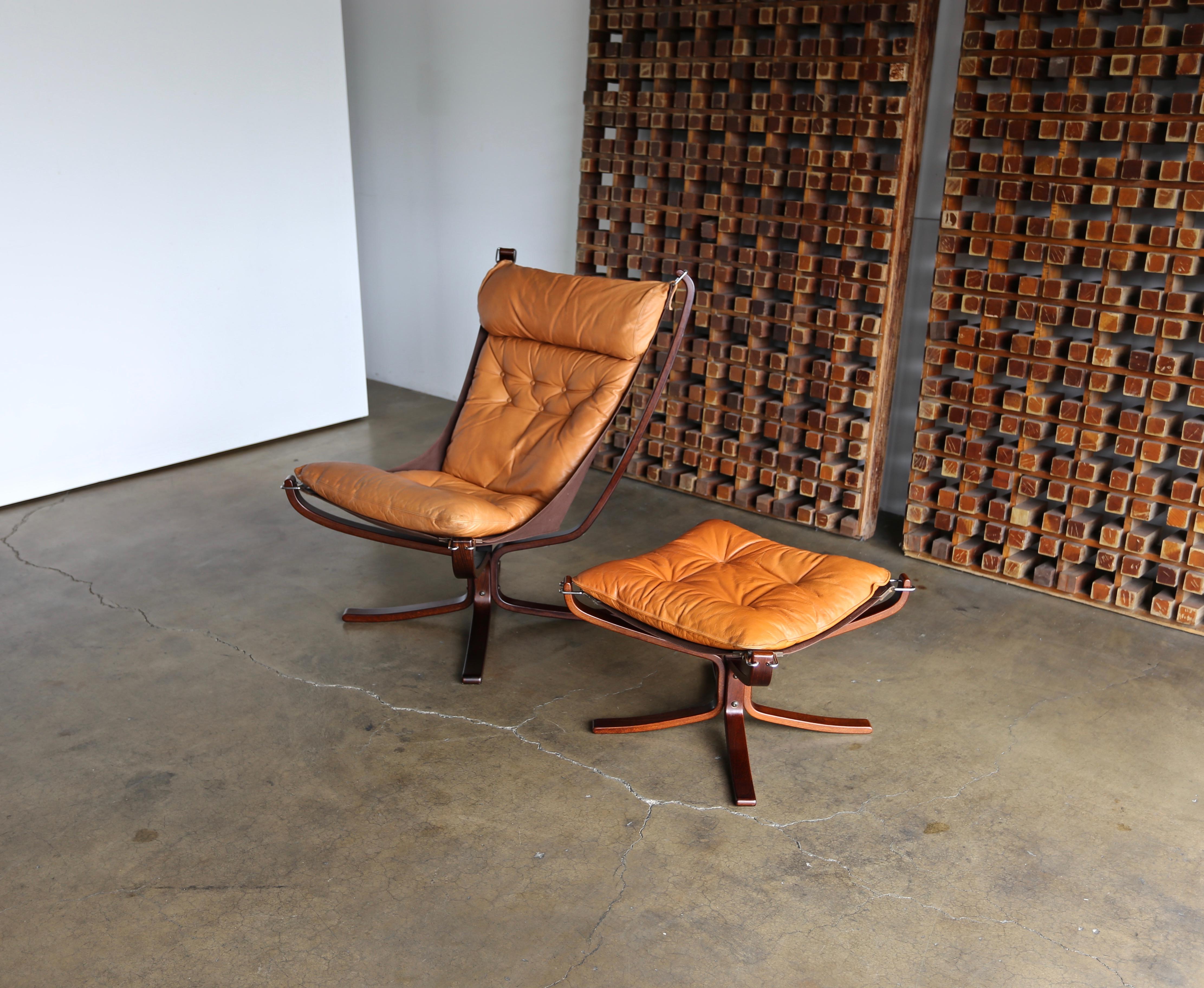 Sigurd Ressell Falcon Lounge Chair and Ottoman by Vatne Mobler, circa 1975 3