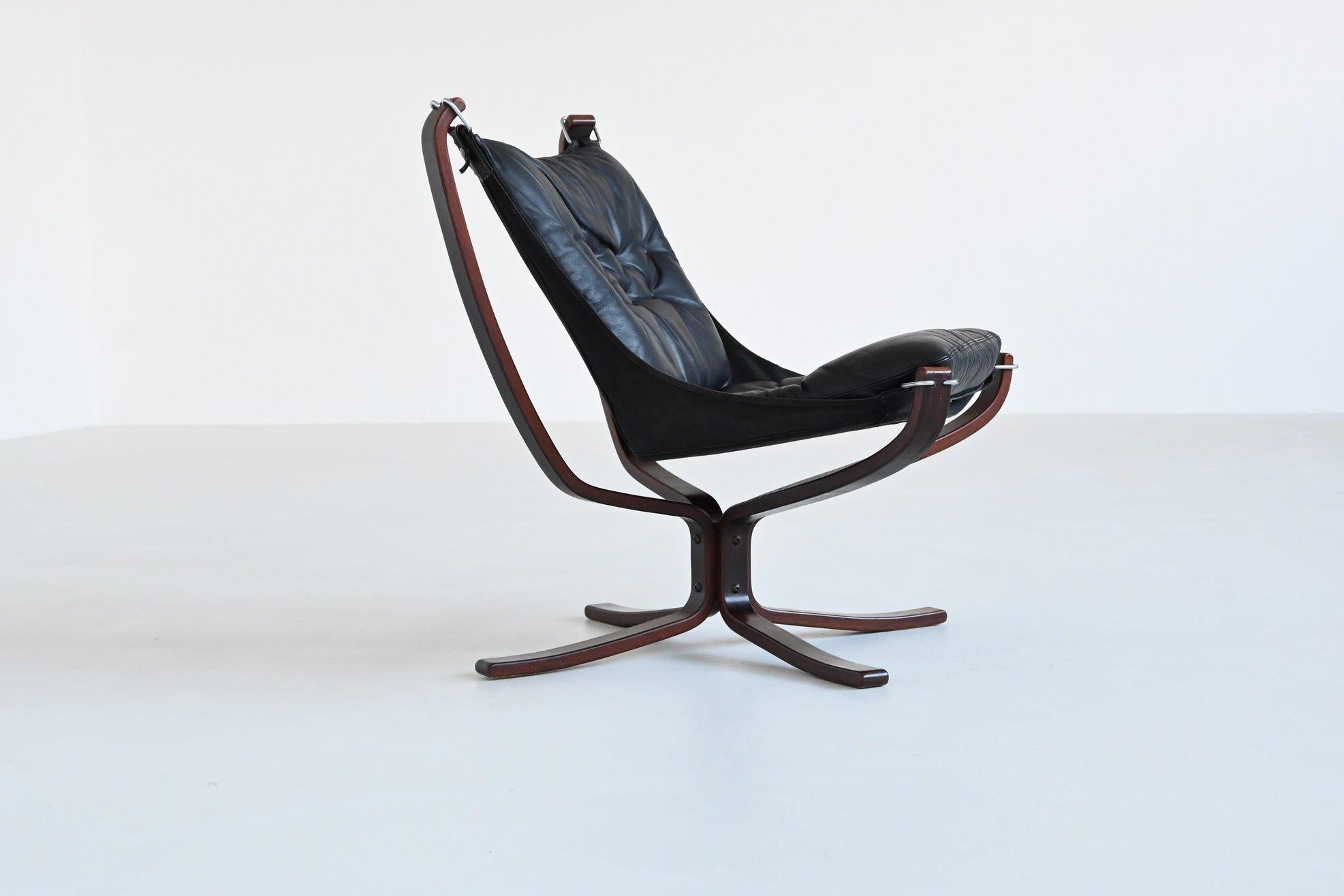 Scandinavian Modern Sigurd Ressell Falcon lounge chair in black leather Vatne Norway 1970