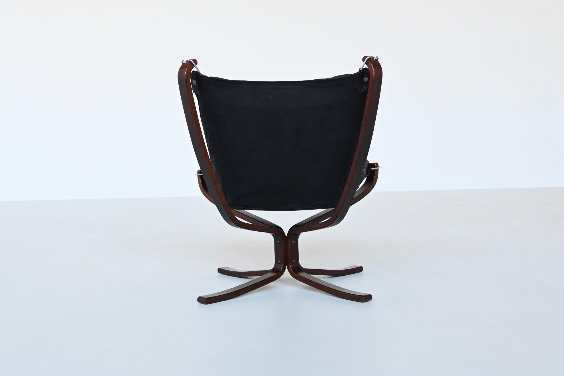 Sigurd Ressell Falcon lounge chair in black leather Vatne Norway 1970 In Good Condition In Etten-Leur, NL