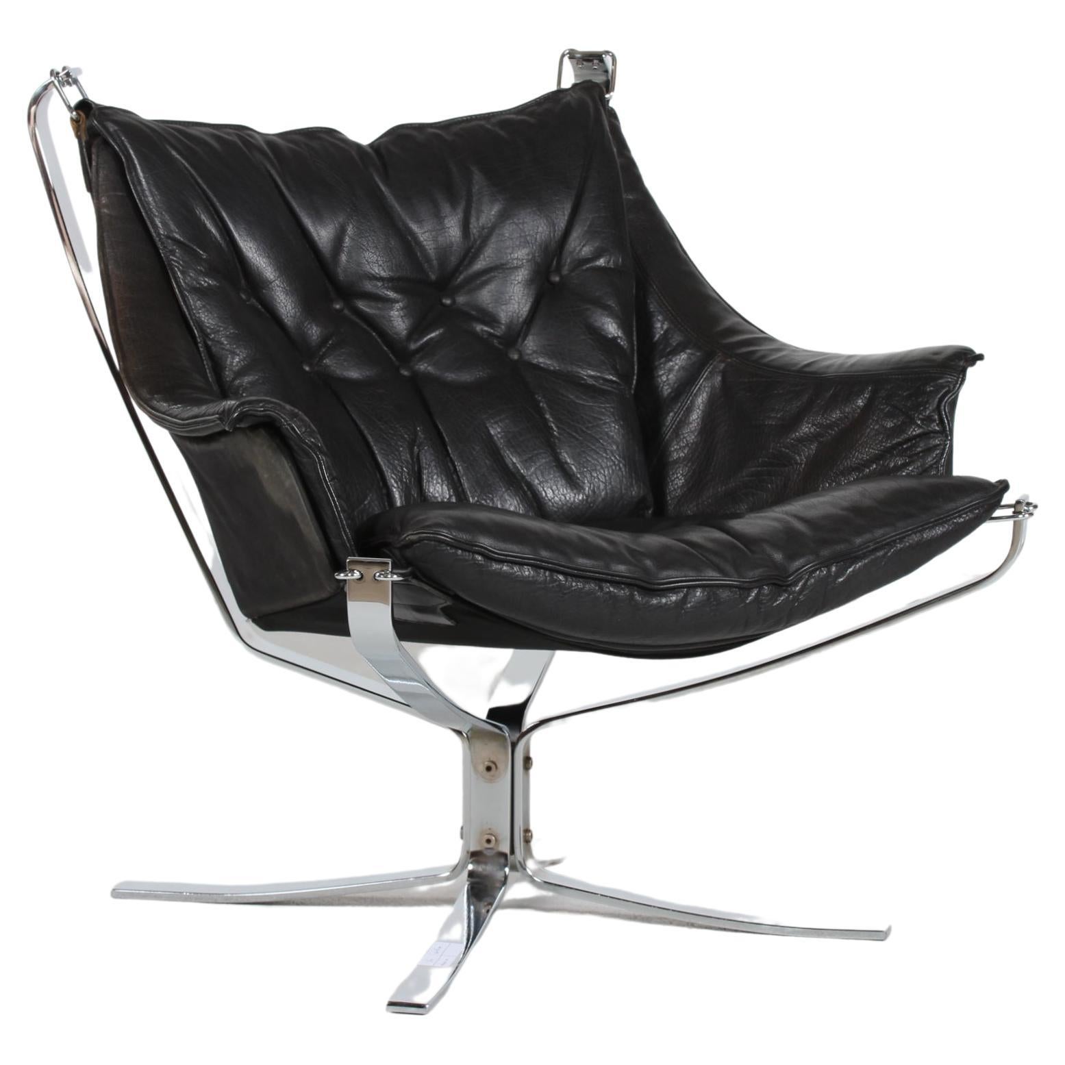 Sigurd Ressell Falcon Lounge Chair en cuir noir et base chromée 1970 en vente