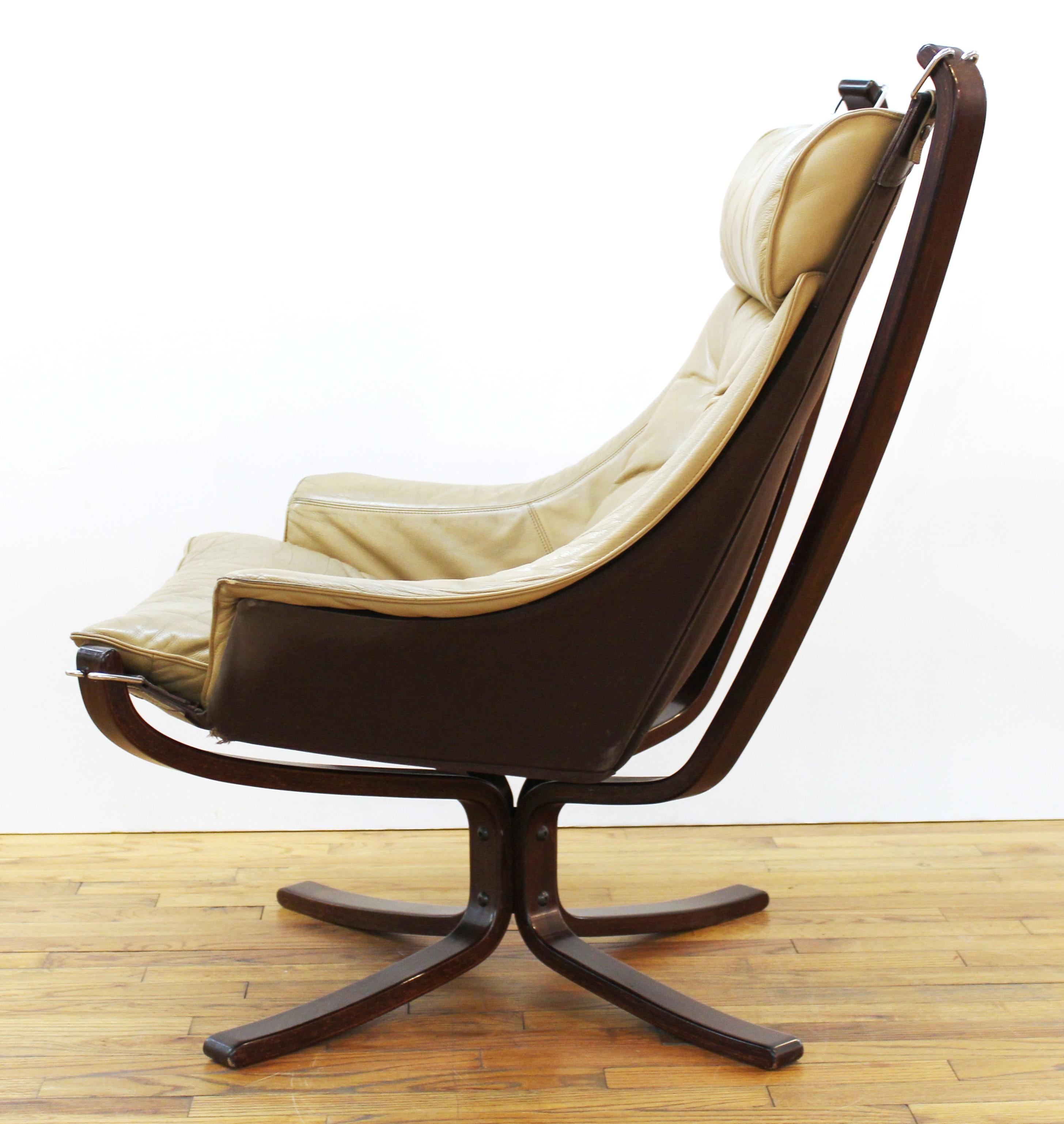 Sigurd Ressell for Vatne 'Viking' Scandinavian Modern Lounge Chair in Leather In Good Condition In New York, NY