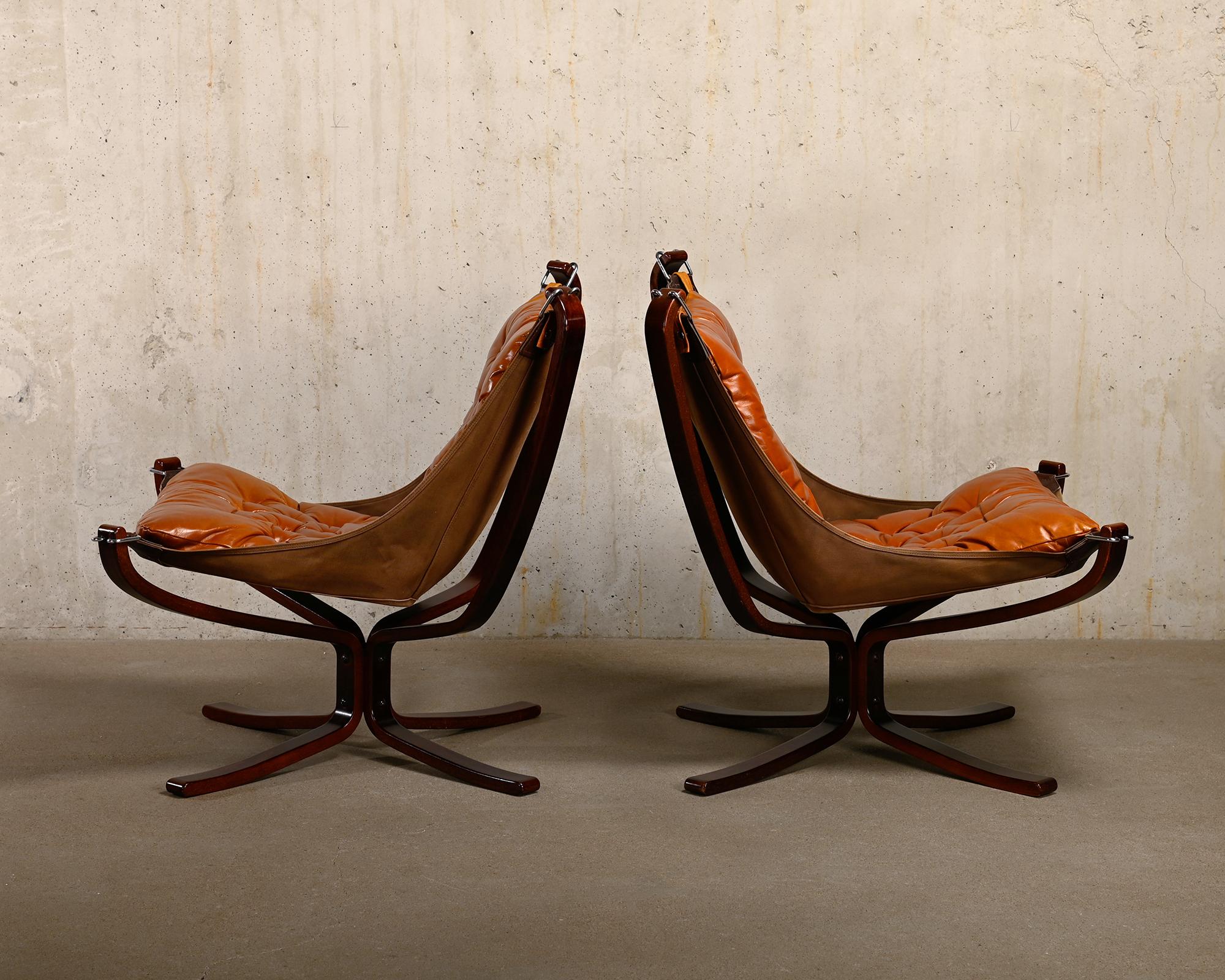 Norwegian Sigurd Ressell pair Falcon Chairs in brown leather for Vatne Møbler, Norway 1970
