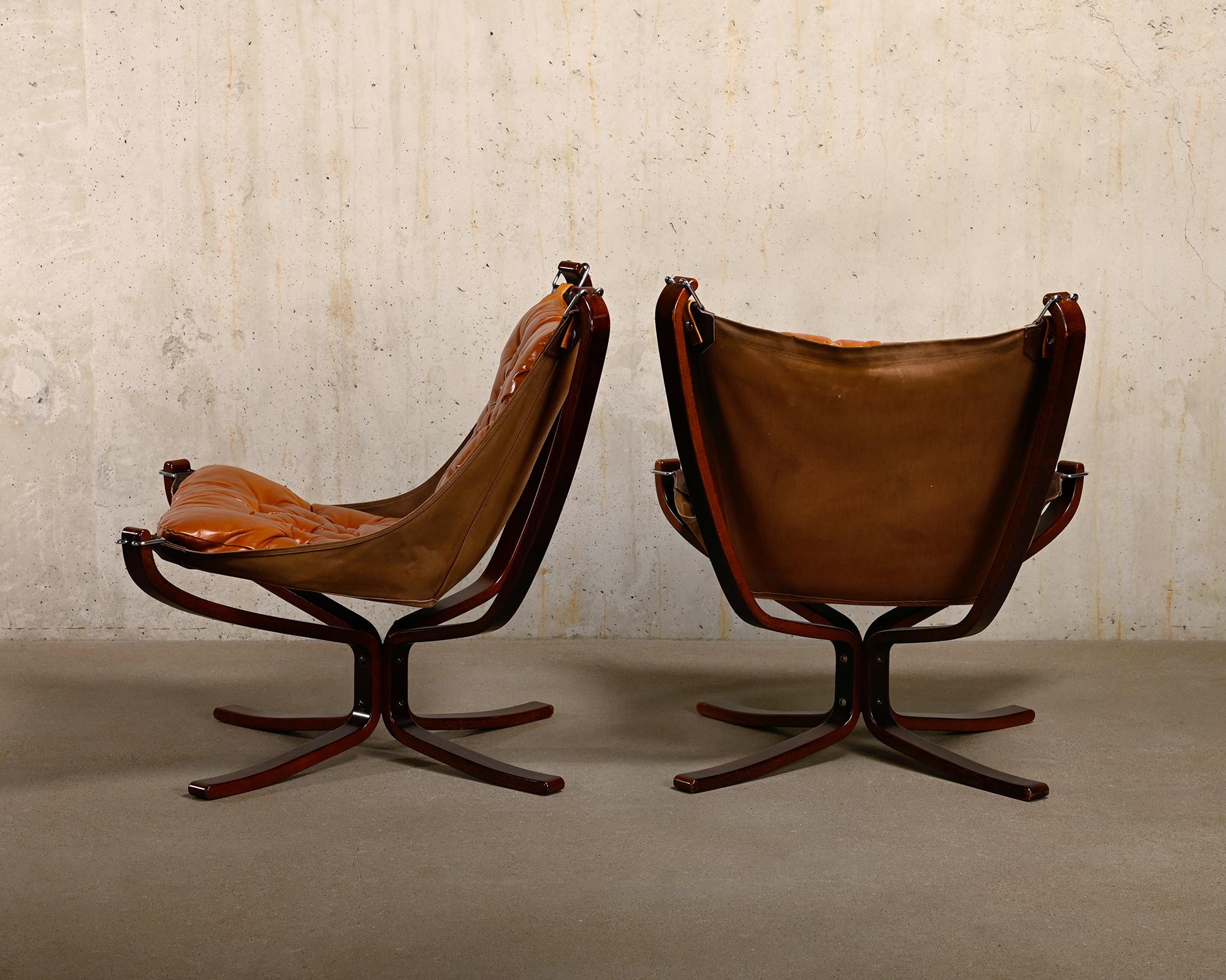 Sigurd Ressell pair Falcon Chairs in brown leather for Vatne Møbler, Norway 1970 In Good Condition In Amsterdam, NL