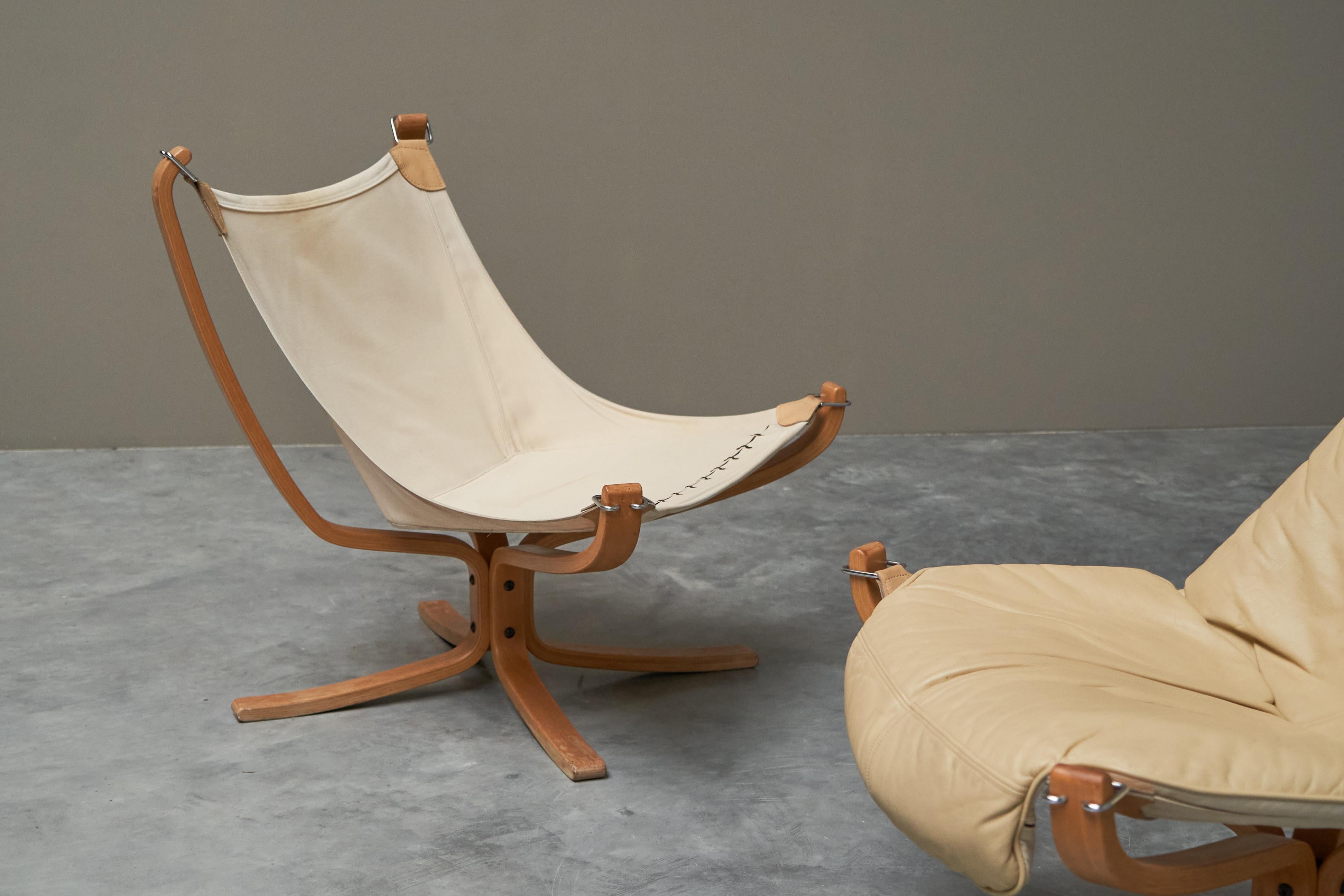 Sigurd Ressell Pareja de sillones Falcon de cuero, lona y abedul Años 70 en venta 5