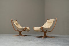 Sigurd Ressell Coppia di sedie da salotto Falcon in pelle, tela e betulla anni '70