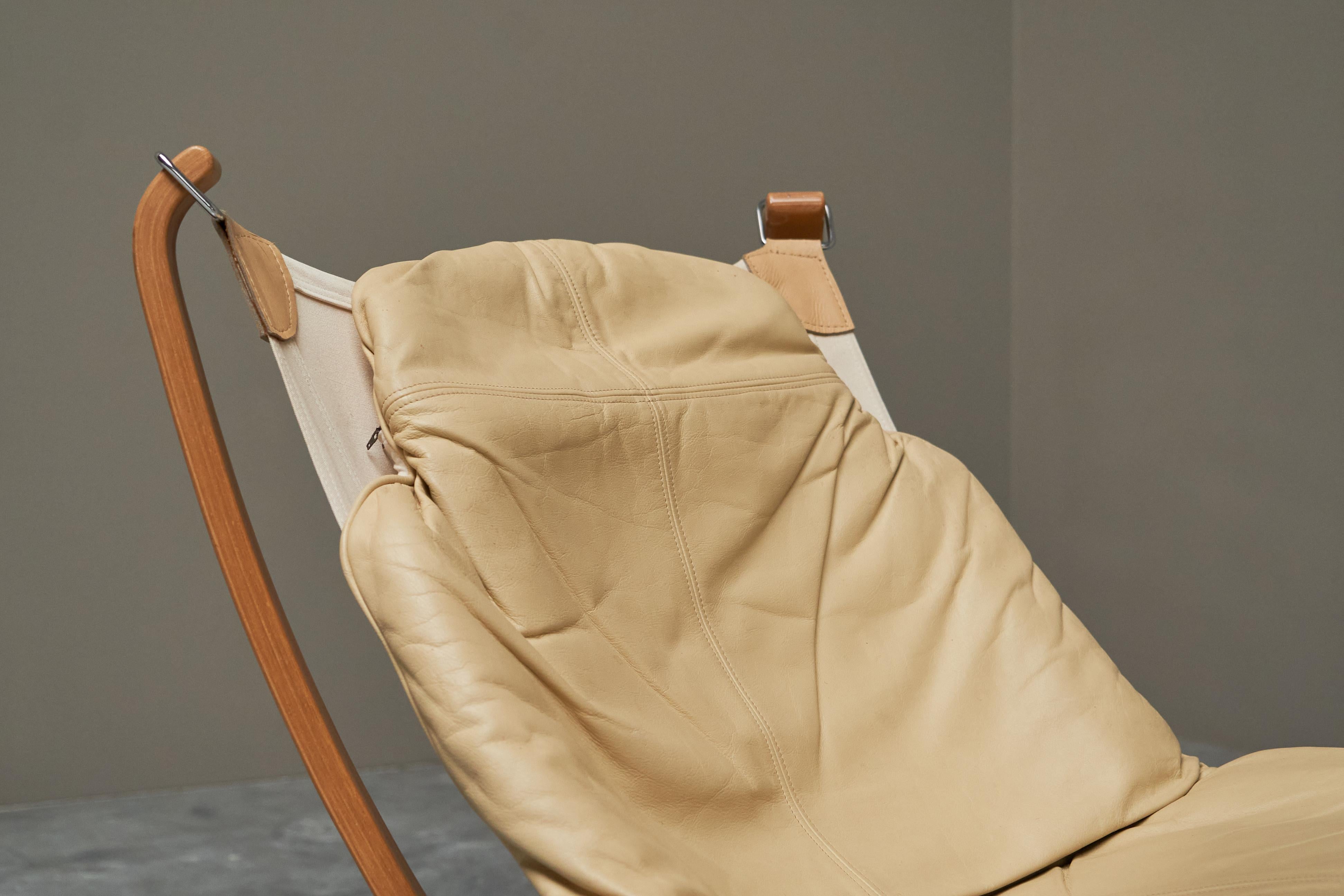 Sigurd Ressell Pareja de sillones Falcon de cuero, lona y abedul Años 70 en Bueno estado para la venta en Meer, VAN