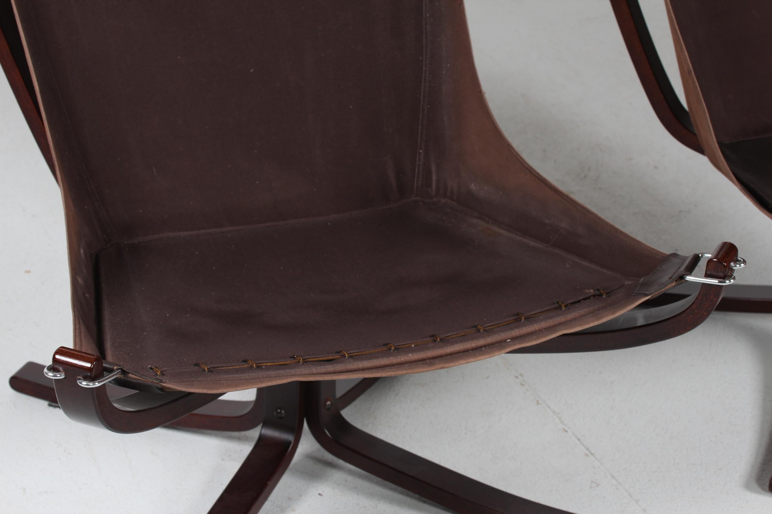 Sigurd Ressell Two Falcon Chairs with Leather Cushions by Vatne Møbler Norway 3