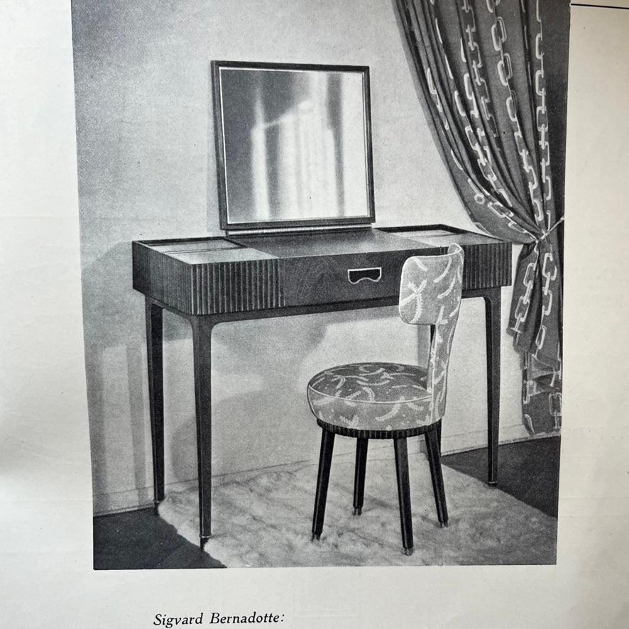 Sigvard Bernadotte 1930er Jahre Waschtischstuhl mit T-Lehne in Mahagoni und schwarzem Leder im Angebot 4
