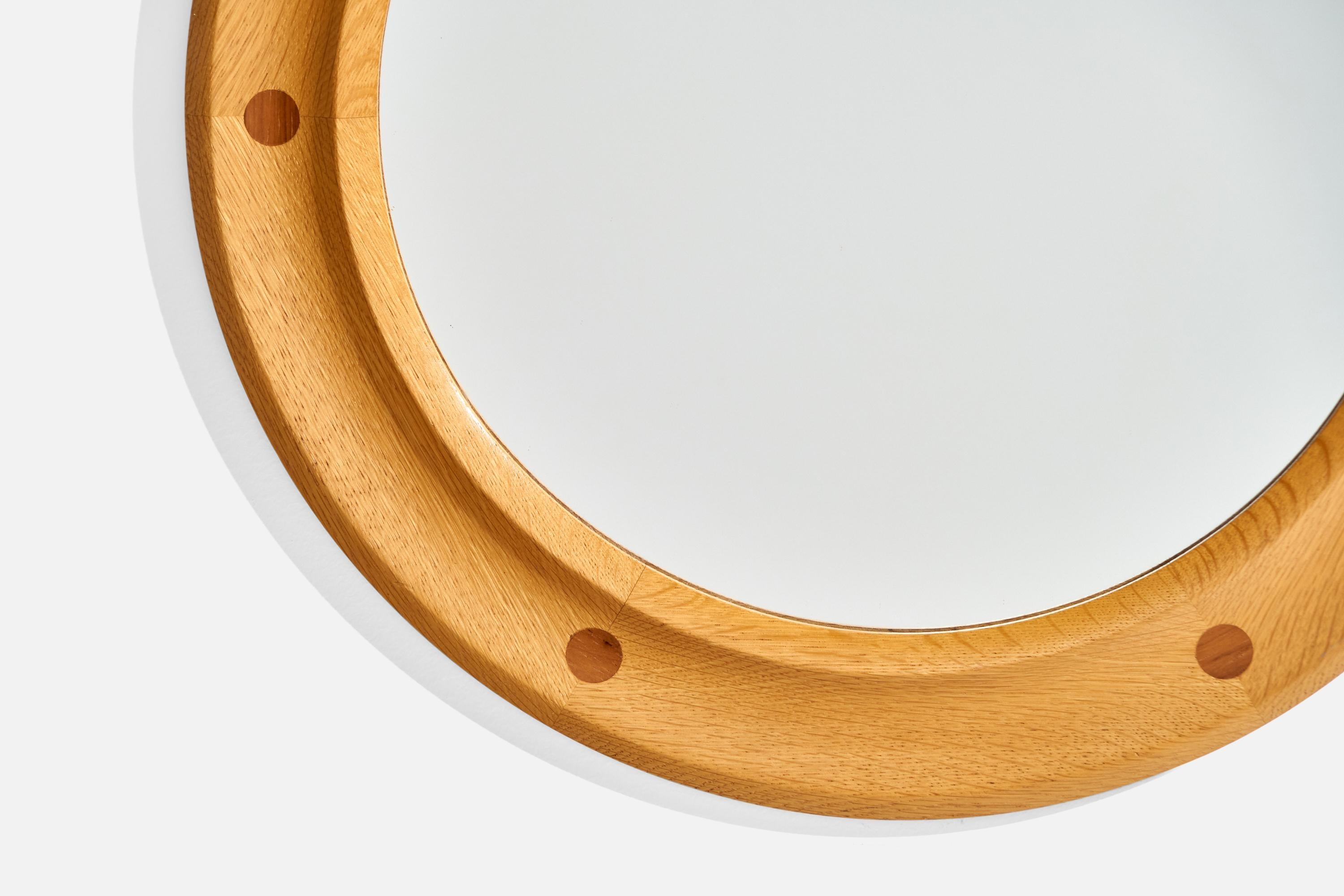 Milieu du XXe siècle Sigvard Bernadotte & Acton Bjørn, Miroir mural, Oak, Teck, Suède, années 1960 en vente
