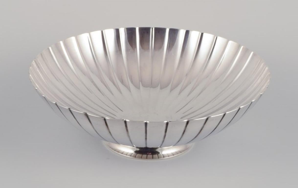 Art Déco Sigvard Bernadotte per Georg Jensen. Ciotola grande in argento sterling. in vendita