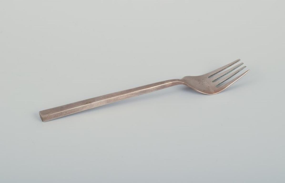 Scandinavian Modern Sigvard Bernadotte 'Scanline' brass flatware. Four-person dinner set. 20 pieces For Sale