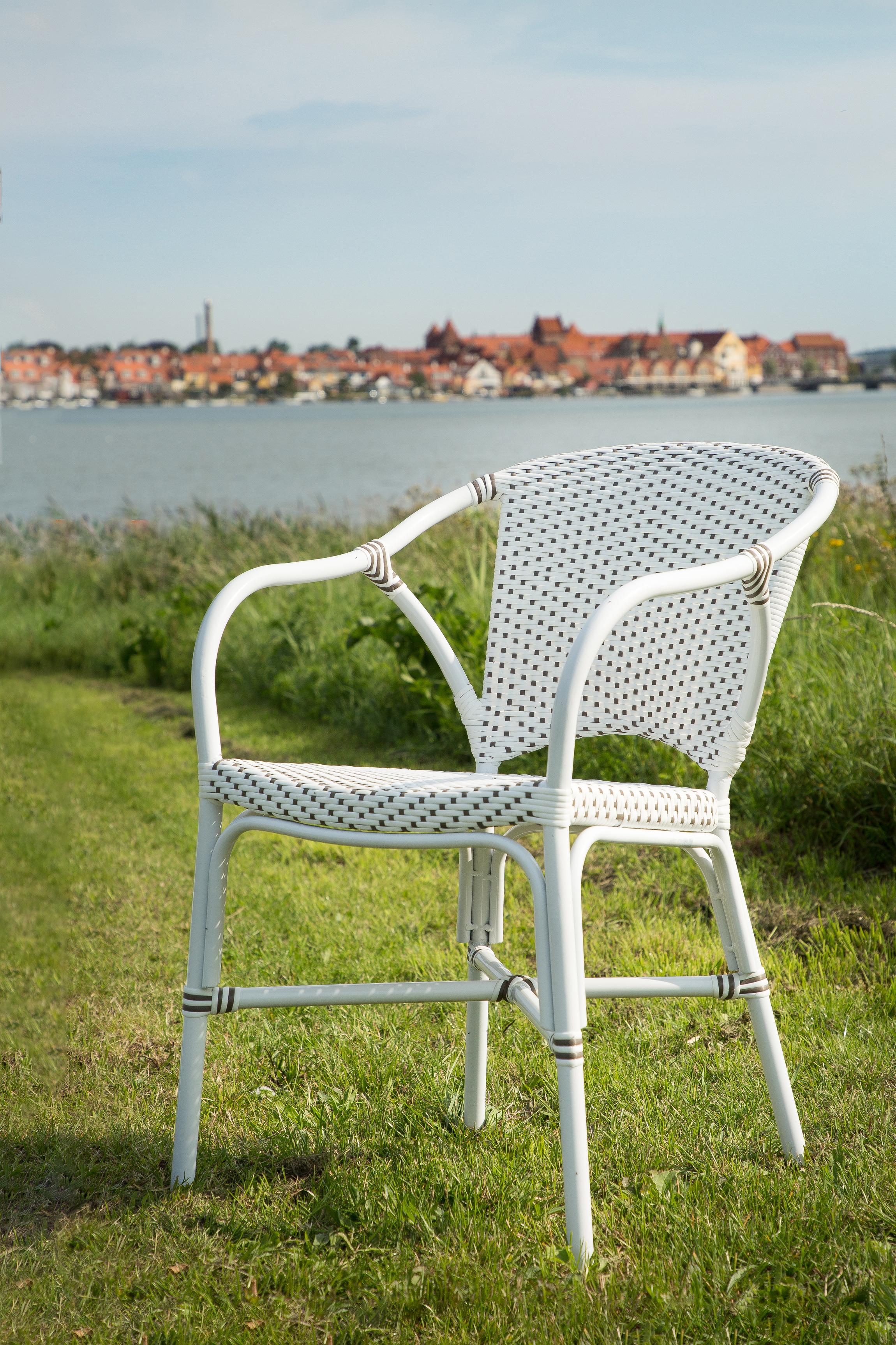 Moderne Sika Design Chaise bistrot d'extérieur en rotin Valerie en blanc à pois Cappuccino