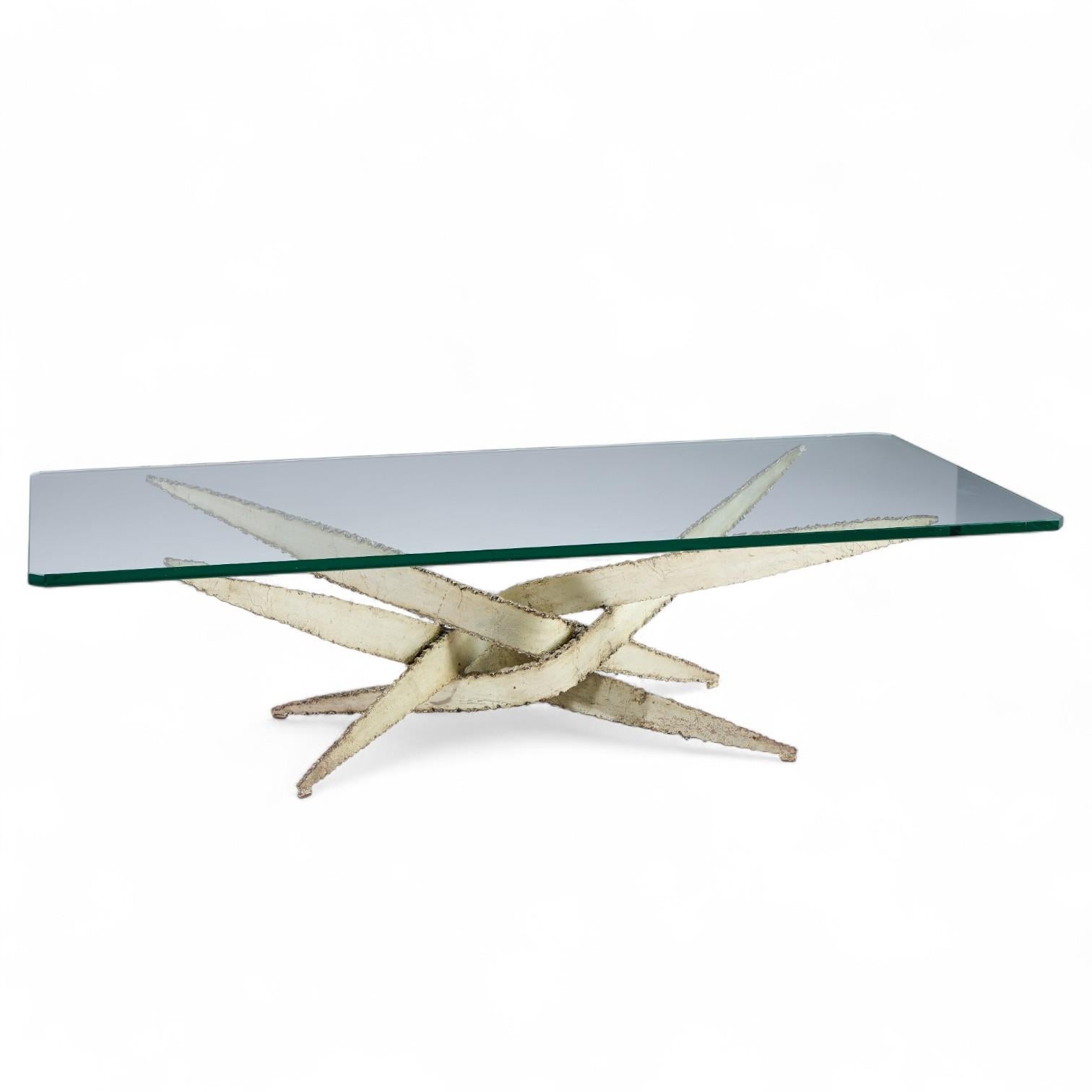 Américain Table basse brutaliste du milieu du siècle de Silas Seandel en vente